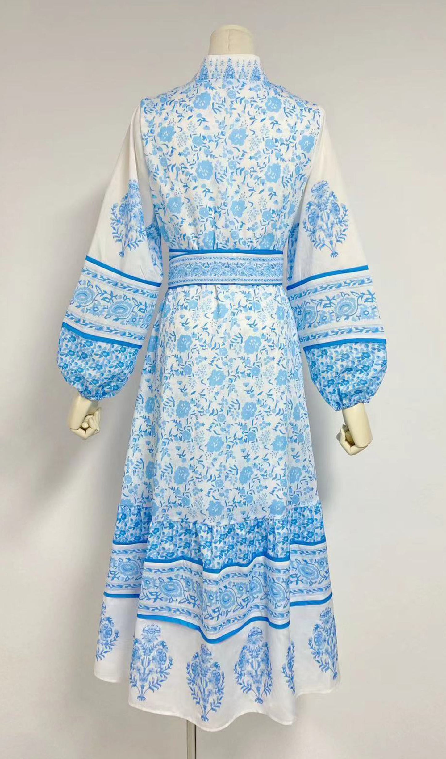 Çiçekli Puf Kollu Fit ve Flare Midi Elbise