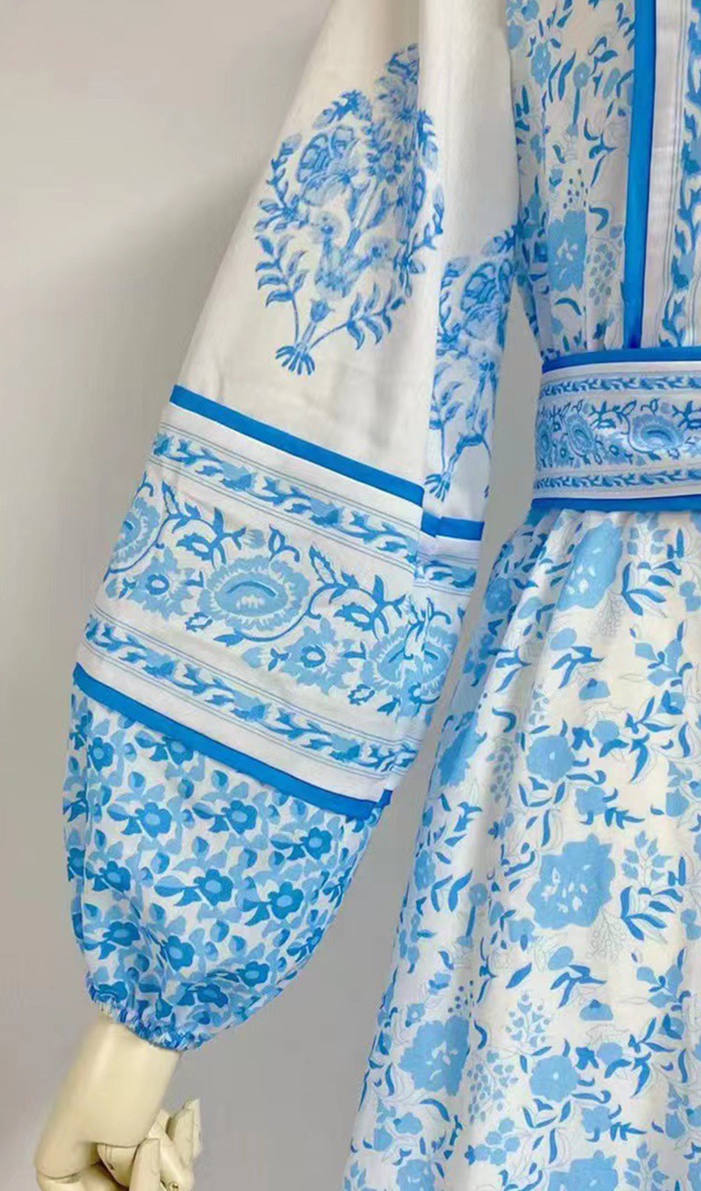 Çiçekli Puf Kollu Fit ve Flare Midi Elbise