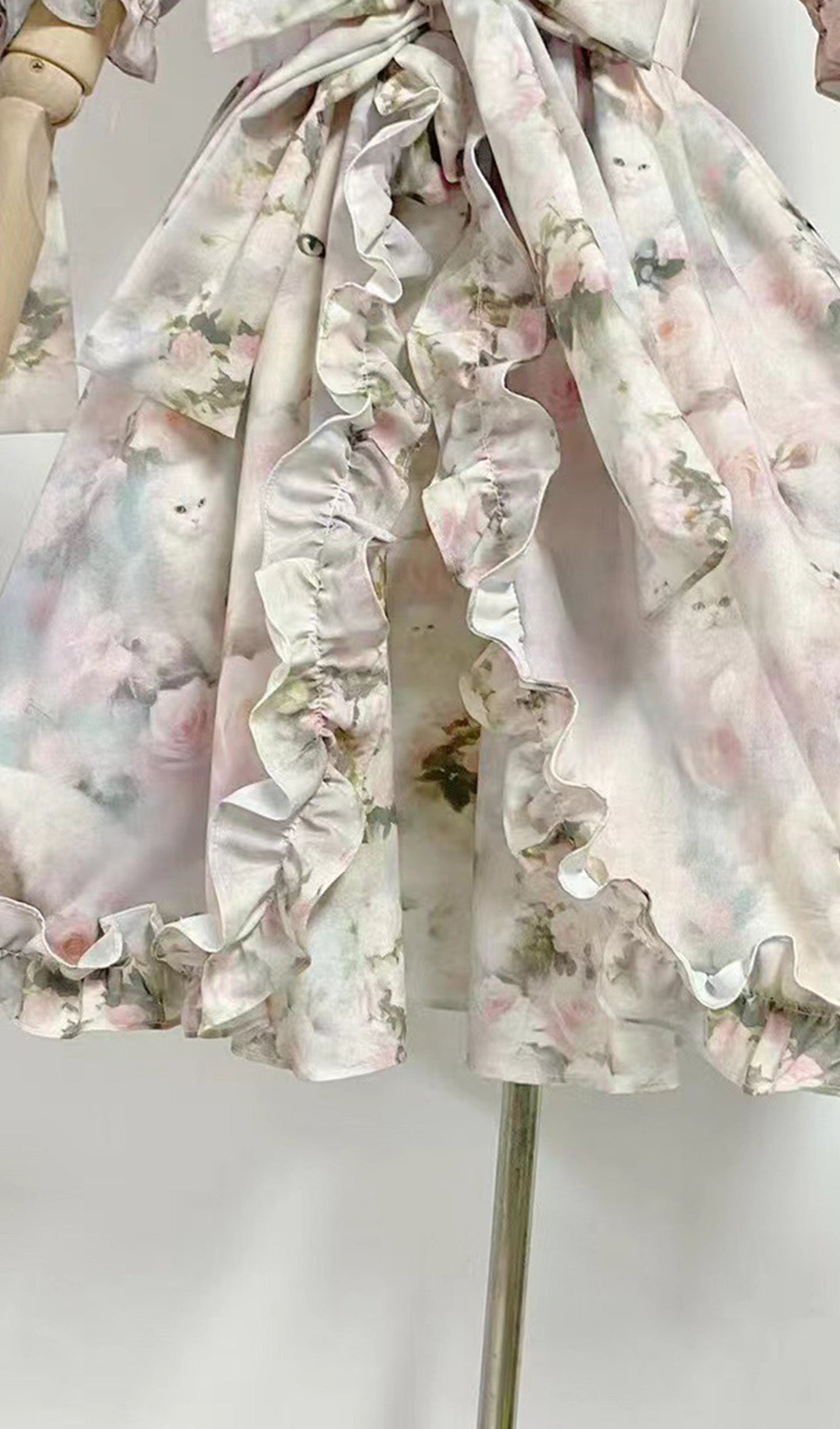 Çiçekli Fırfırlı Kravat Askılı Fit ve Flare Mini Elbise