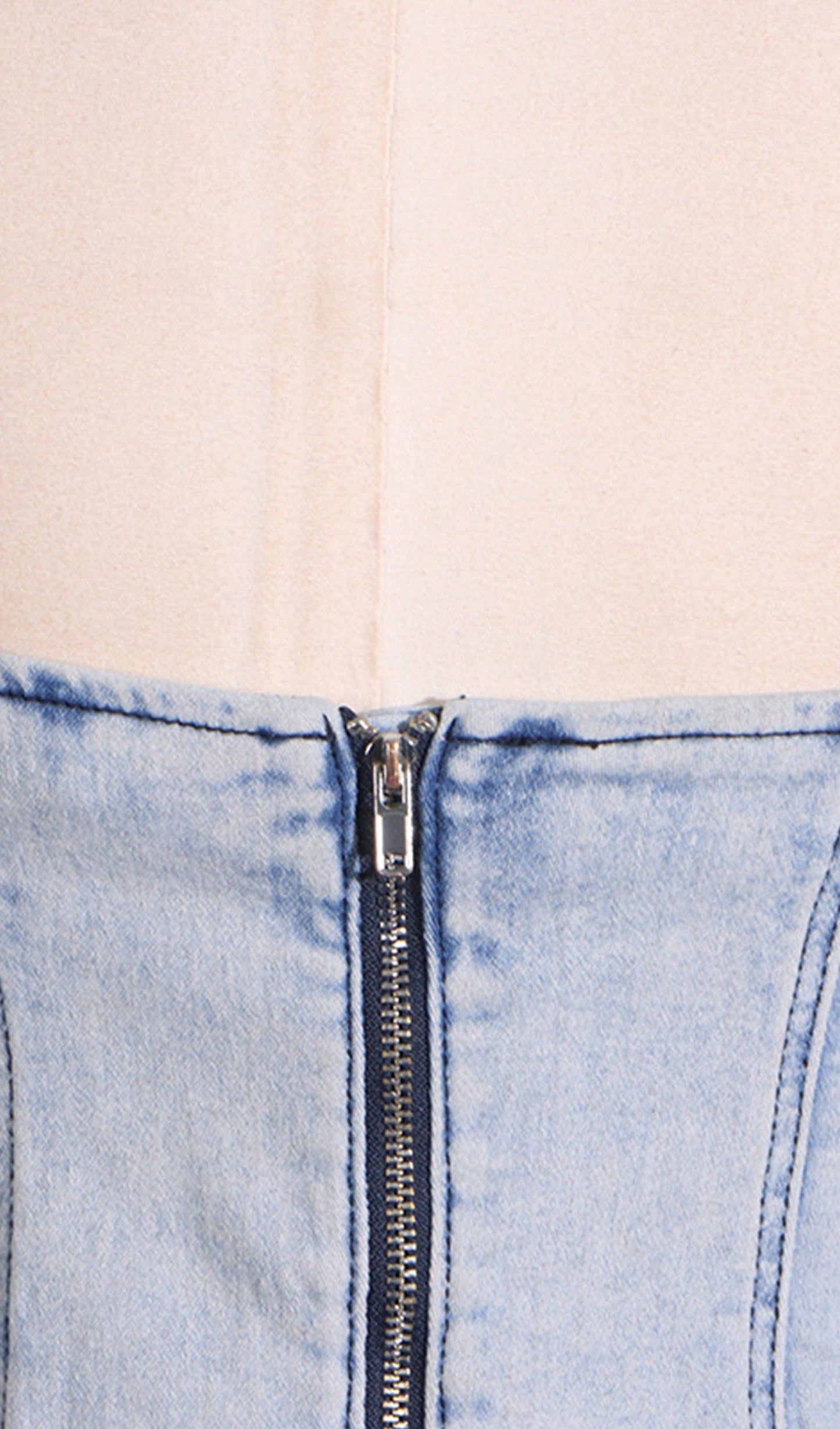 Çiçekli Omuzları Açık Denim Mini Elbise