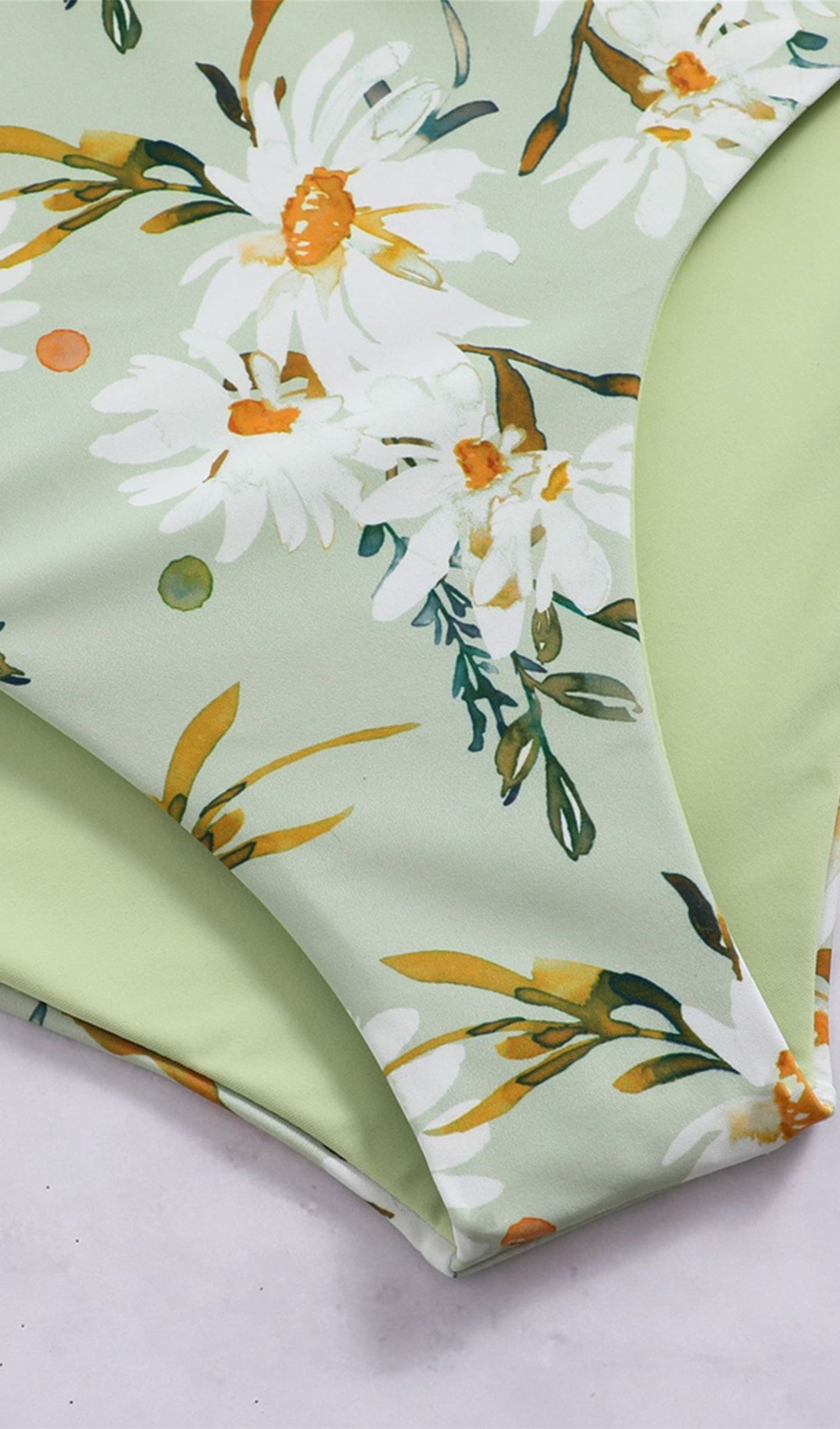 Geniş Askılı Çiçekli Bikini Takımı Mayo