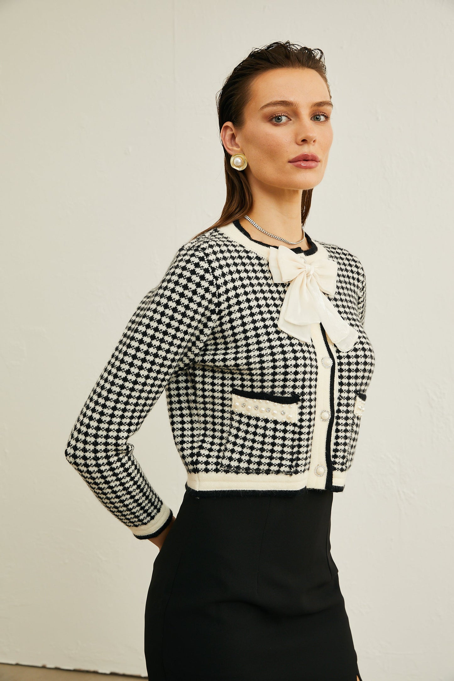 Kardigan w kratę Orlane z kokardą