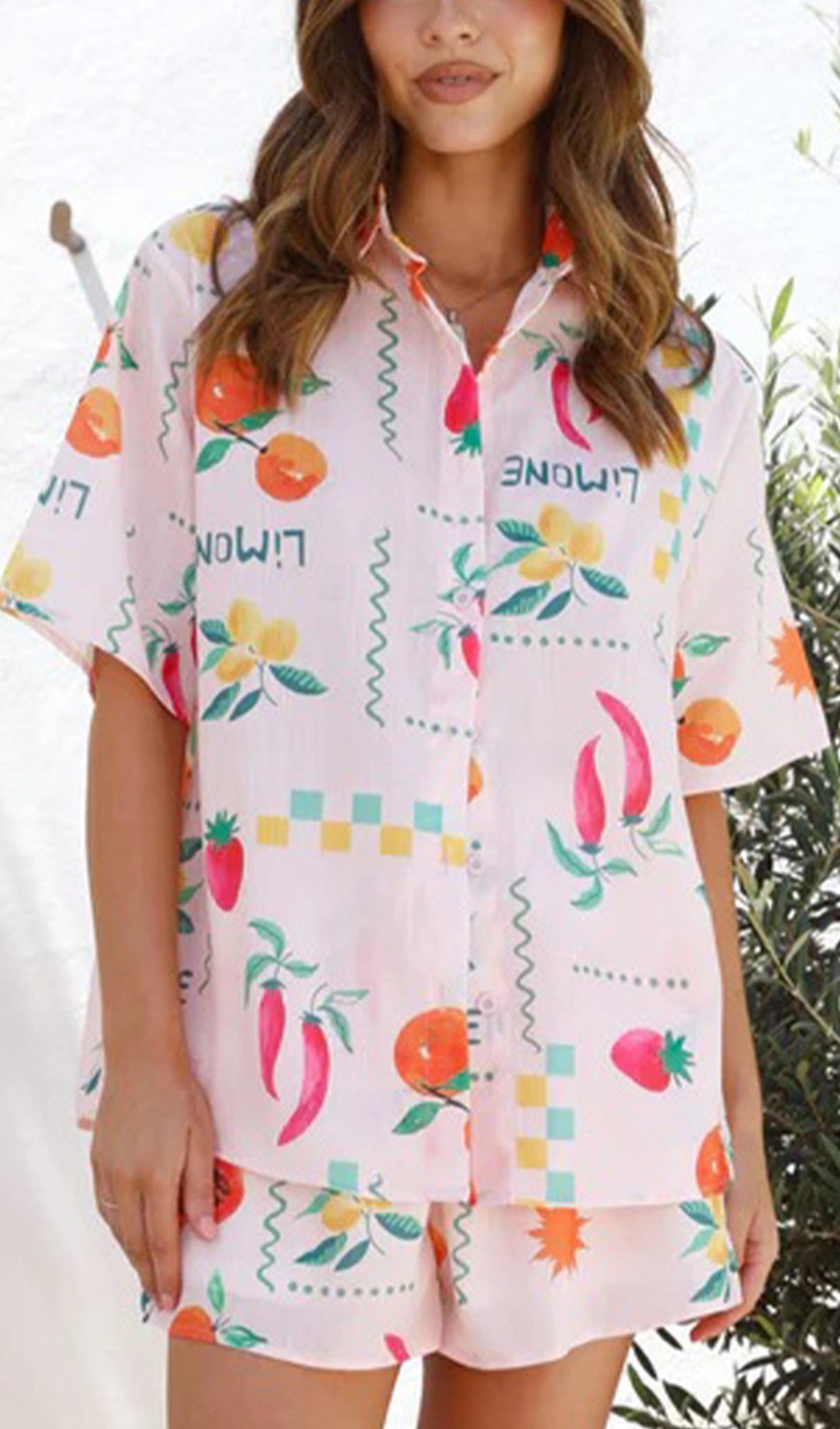 Kıyafetler Grafik İki Parçalı Gömlek ve Şort Takımı