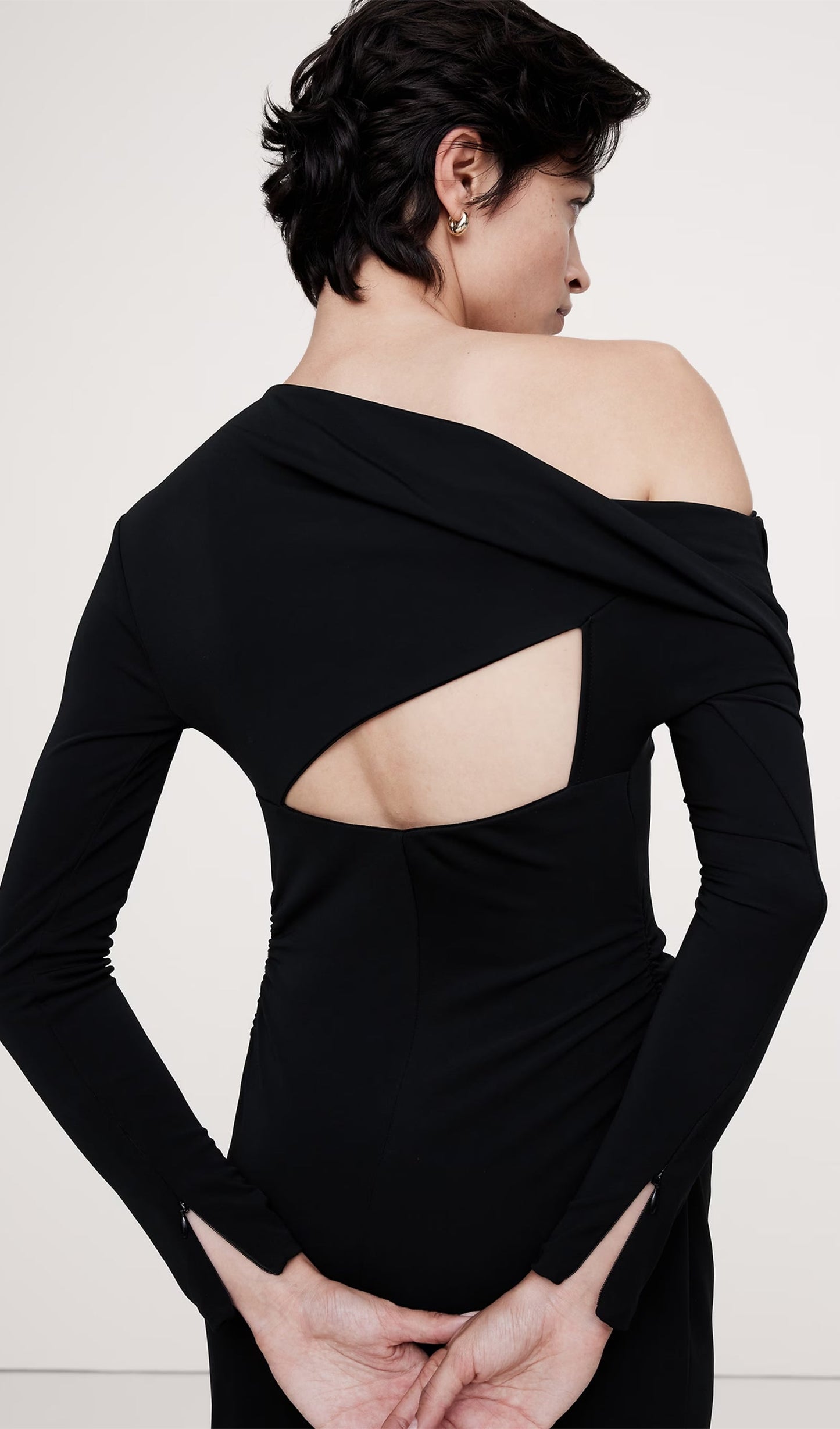 Örgü Asimetrik Delikli Midi Elbise