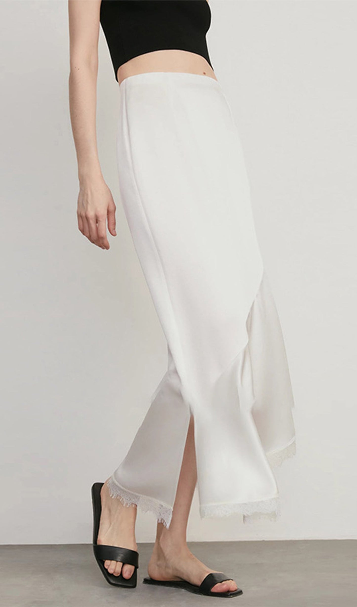 Saten Dantel Kenarlı Midi Etek