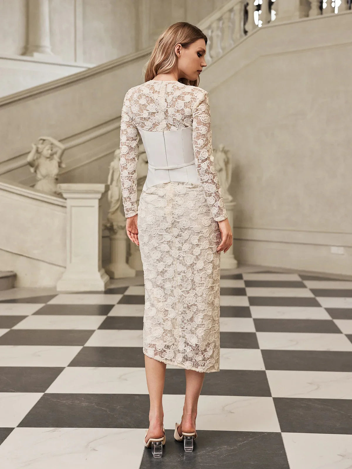 Sukienka midi Elodie z koronkową talią