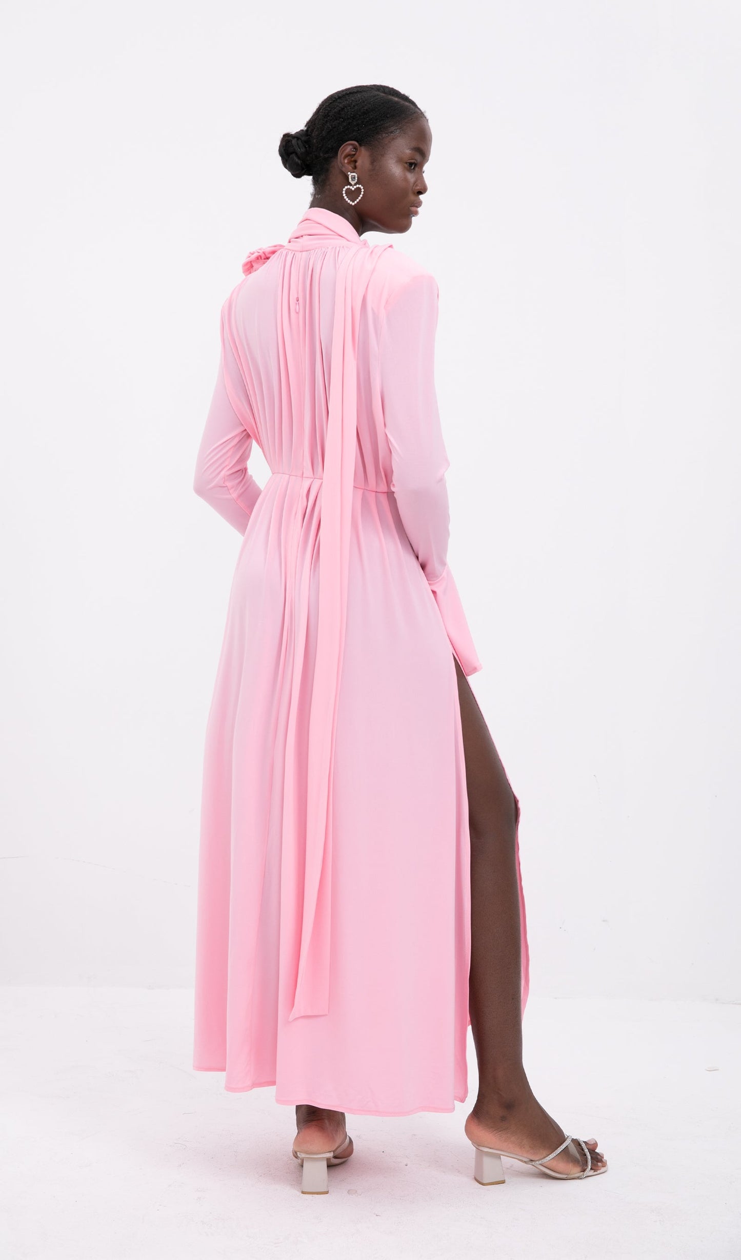 Trendy V Yaka Pileli Yırtmaçlı Maksi Elbise-Pembe