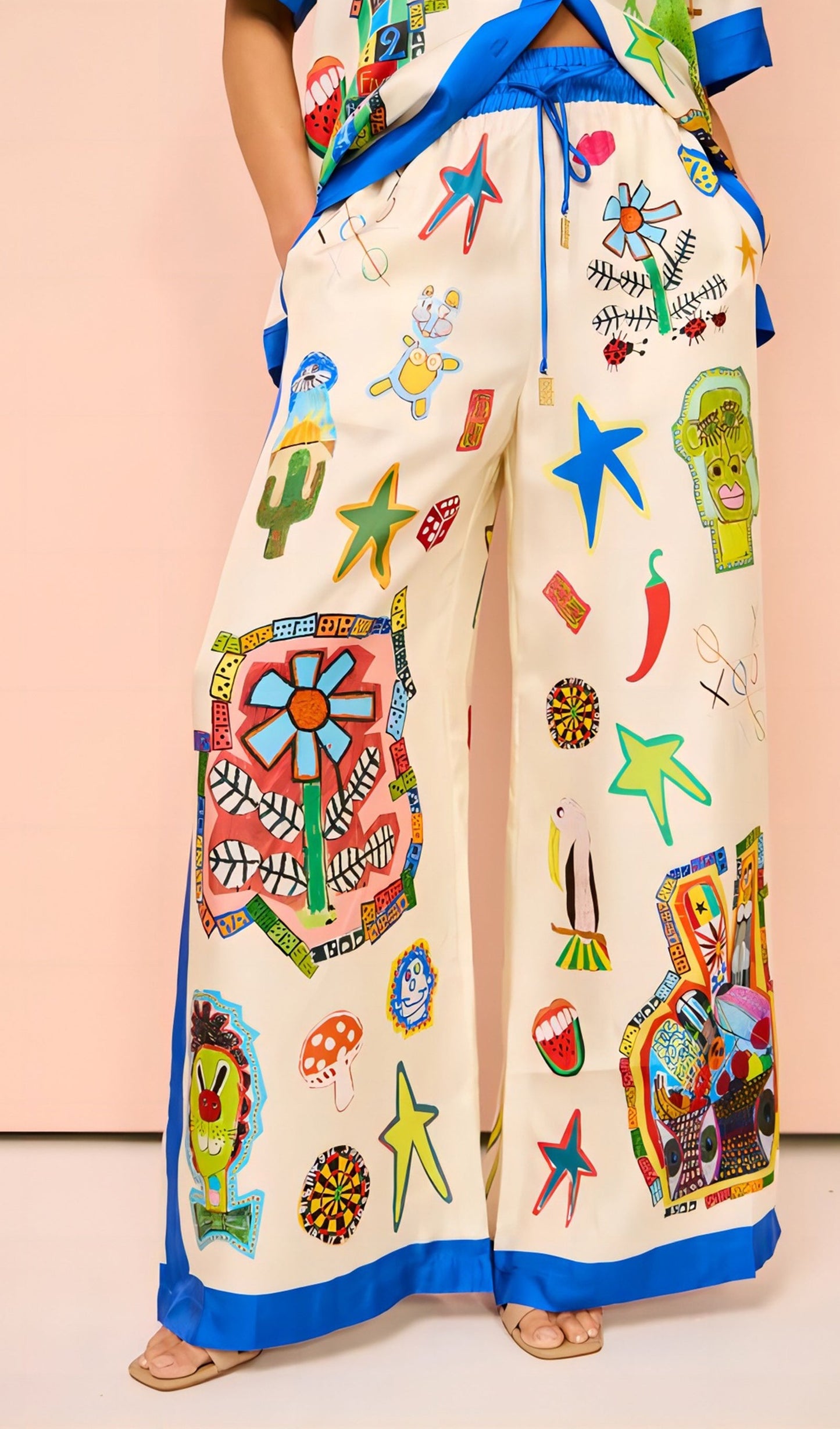 Çiçekli İki Parçalı Karikatür Set