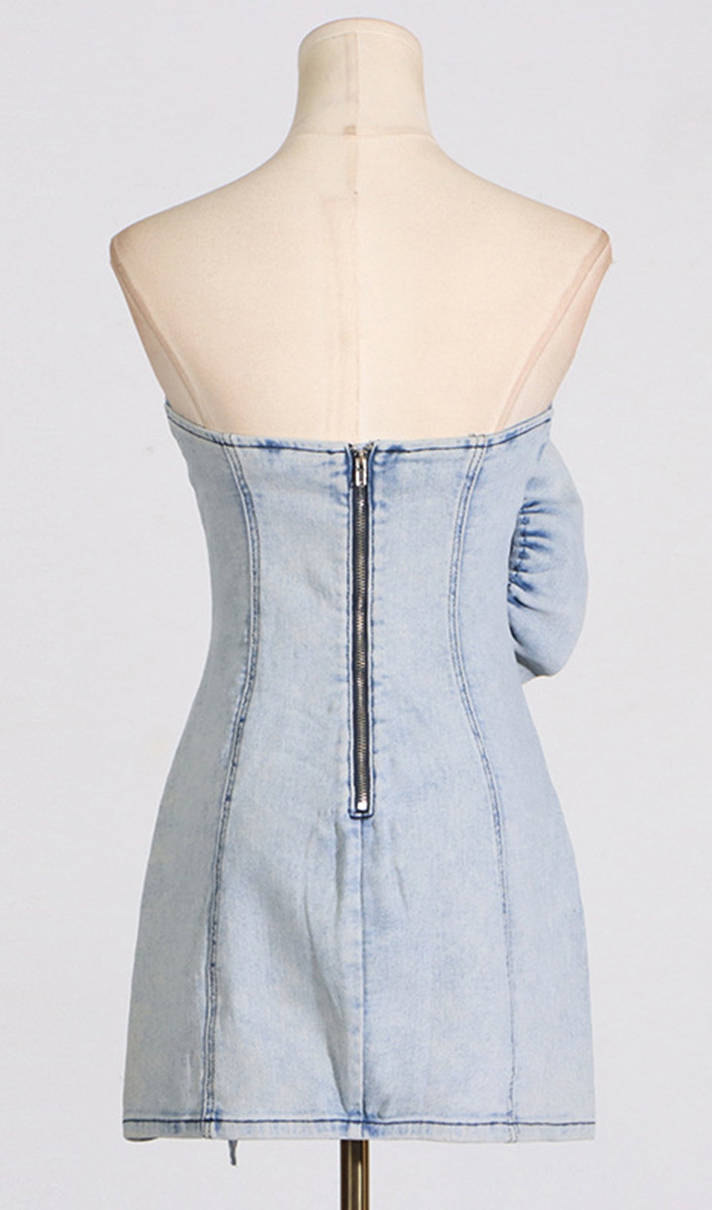 Çiçekli Omuzları Açık Denim Mini Elbise