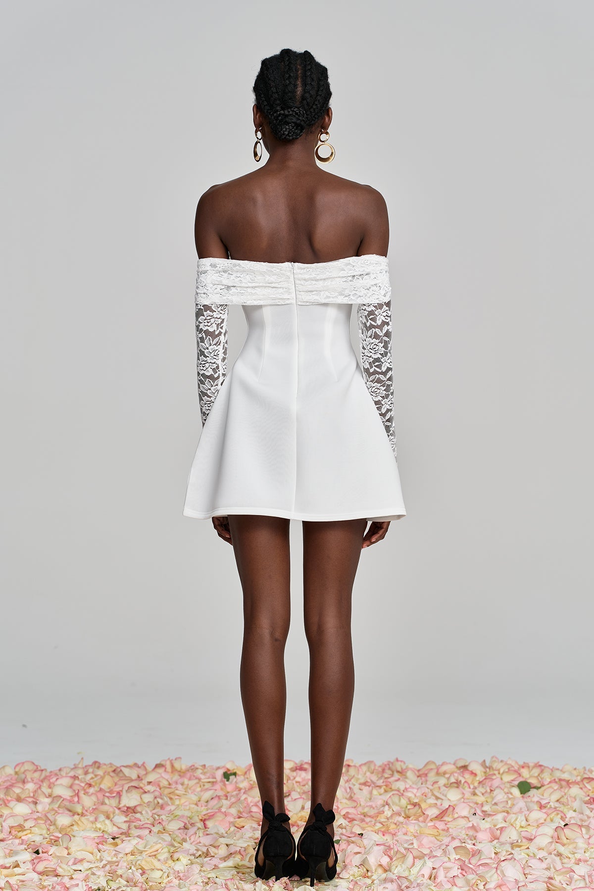 Amira Kapalı Omuz Dantel Ruch Mini Elbise