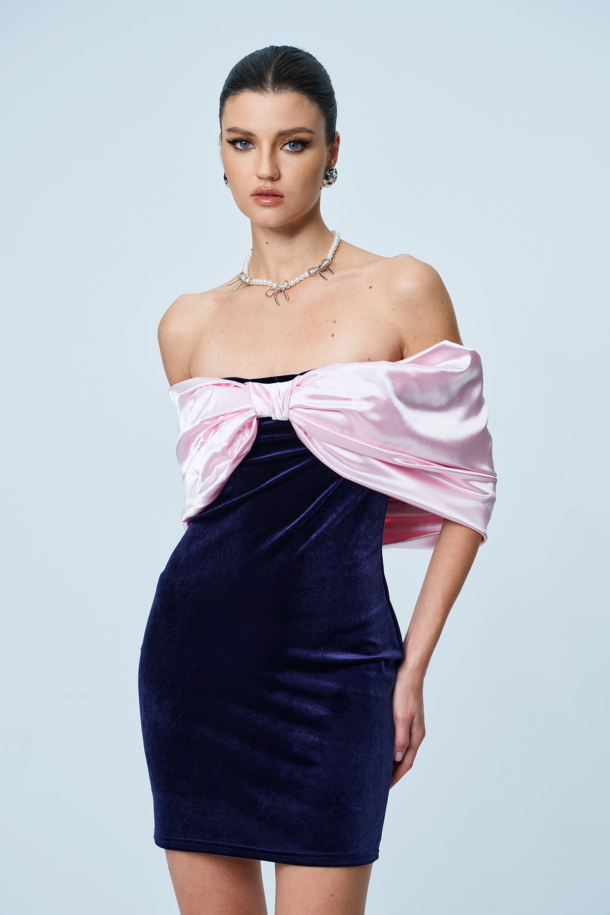 Anh Fiyonklu Straplez Bodycon Mini Elbise