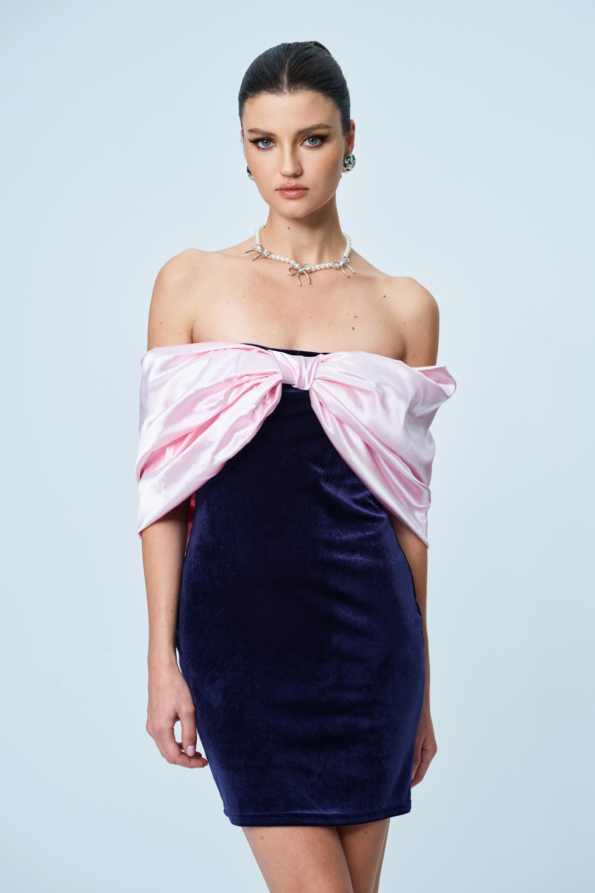 Anh Fiyonklu Straplez Bodycon Mini Elbise