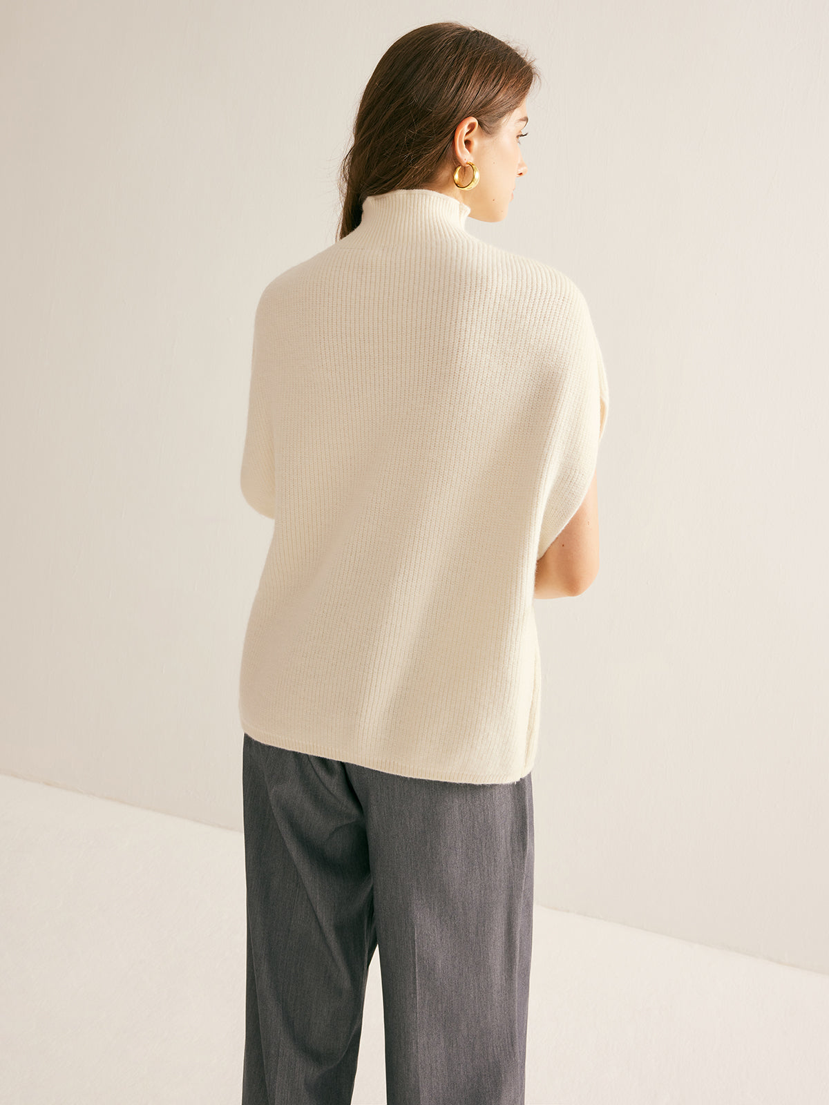 Stylowy sweter z golfem