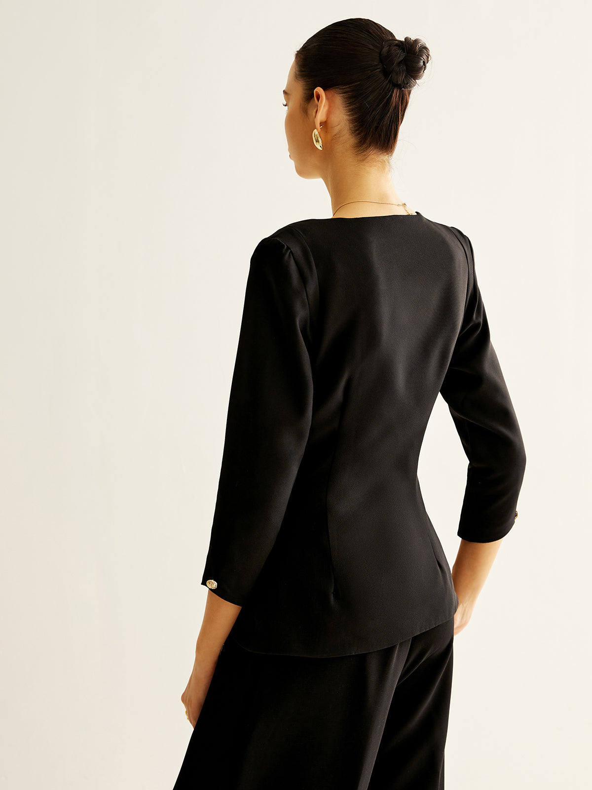 Elowen Kare Yaka Düğmeli Yırtmaçlı Bluz