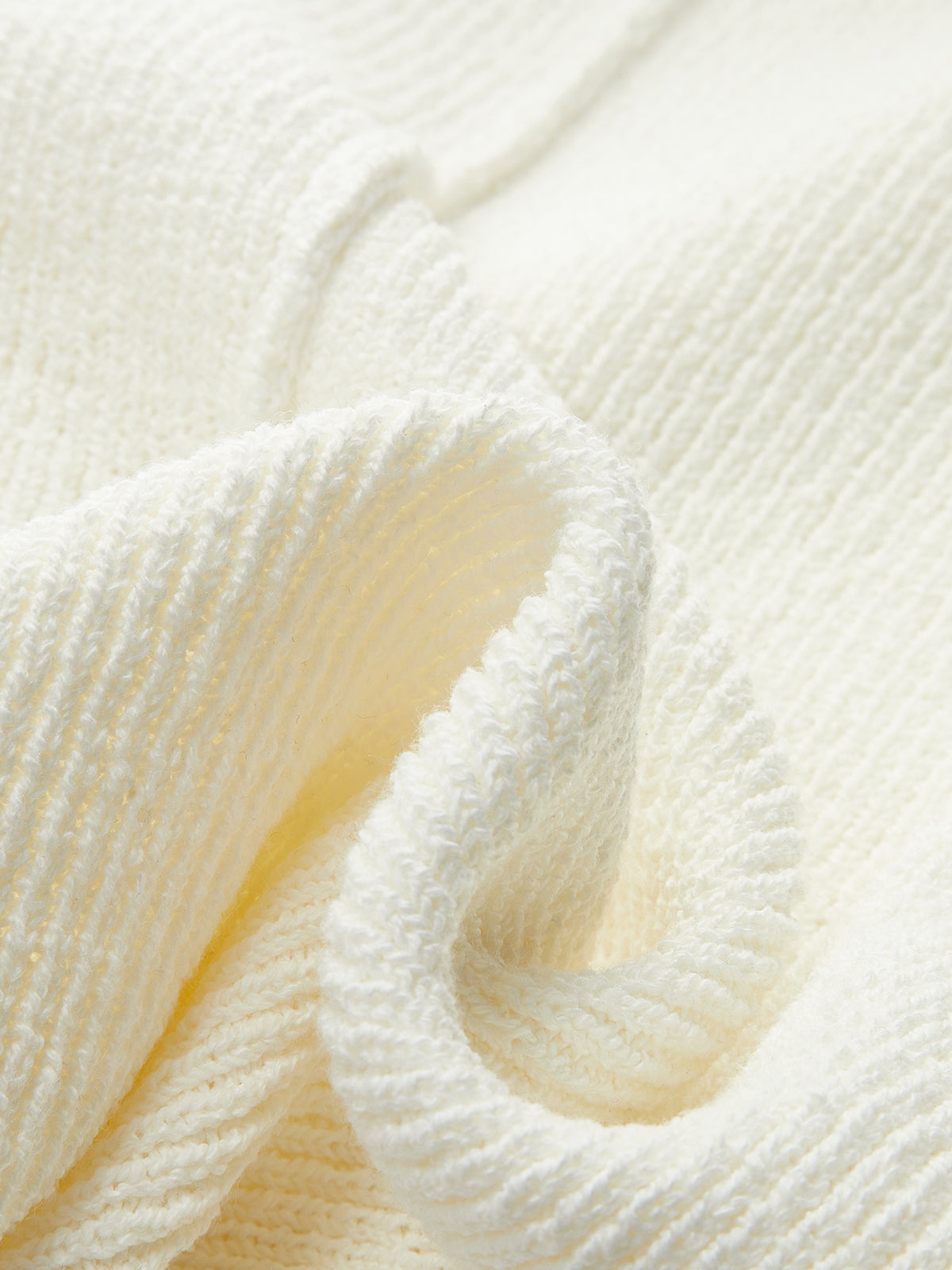 Sweter-kamizelka zapinany z przodu na guziki