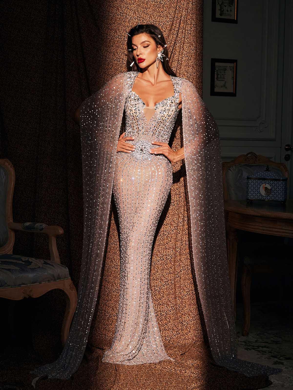 Chiara Rhinestone Pelerinli Maksi Elbise