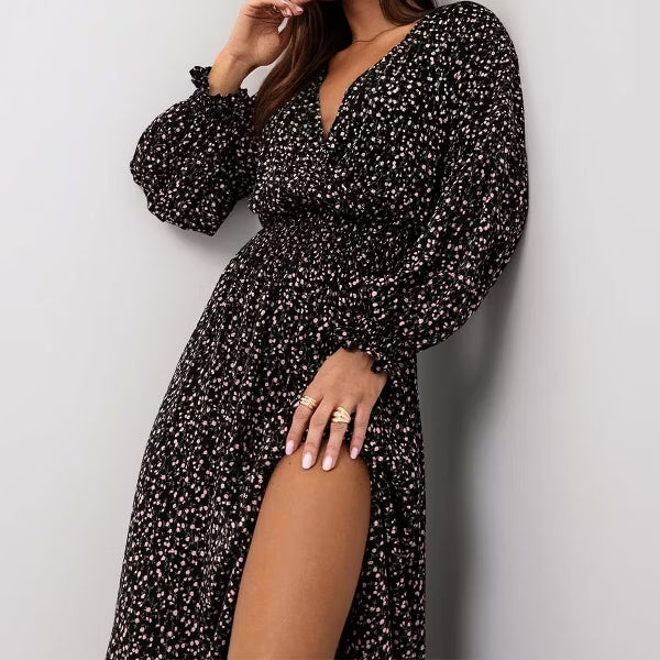 Çiçekli V Yaka Yırtmaçlı Midi Elbise