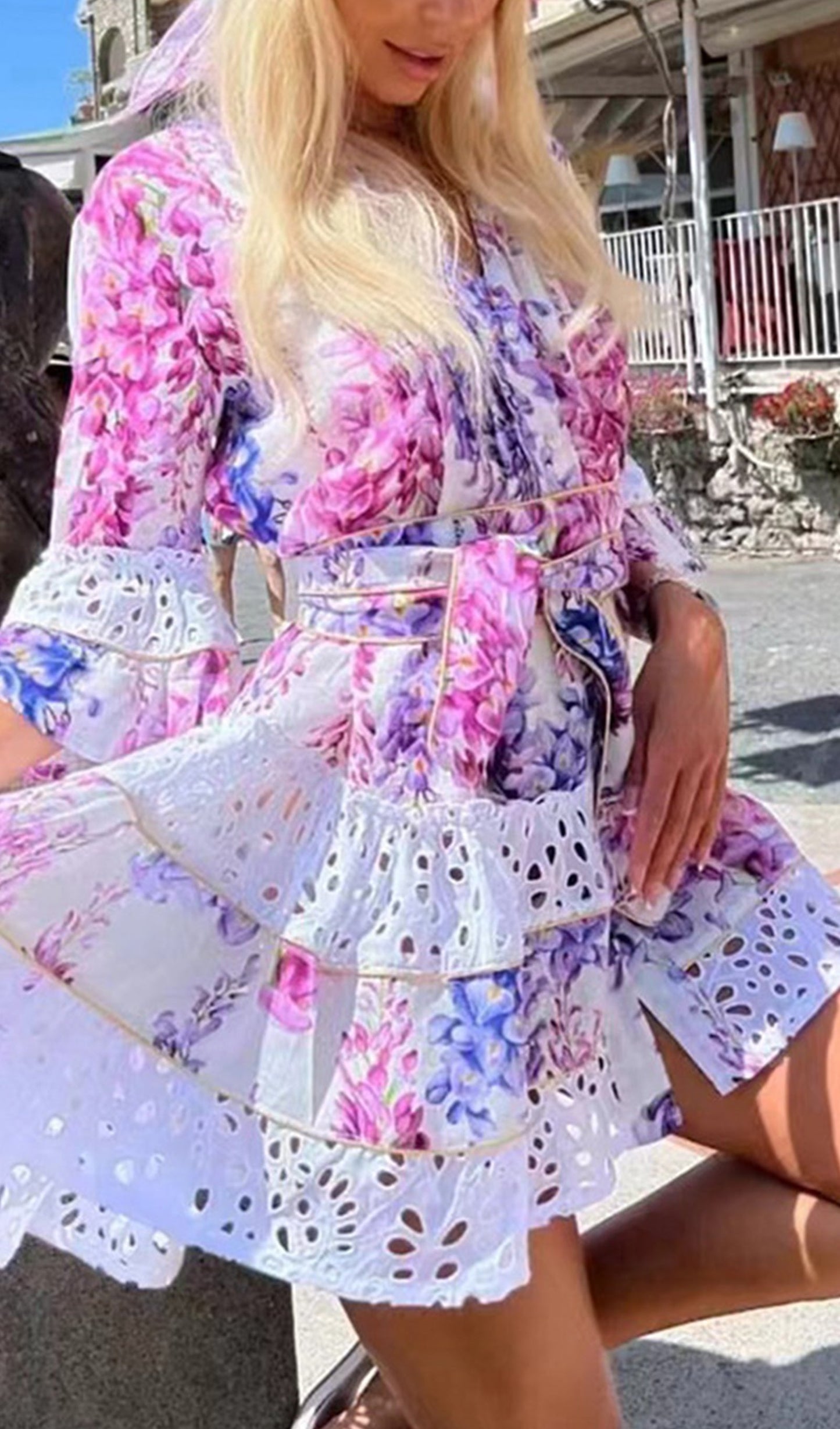 Çiçekli Kuşaklı Mini Elbise