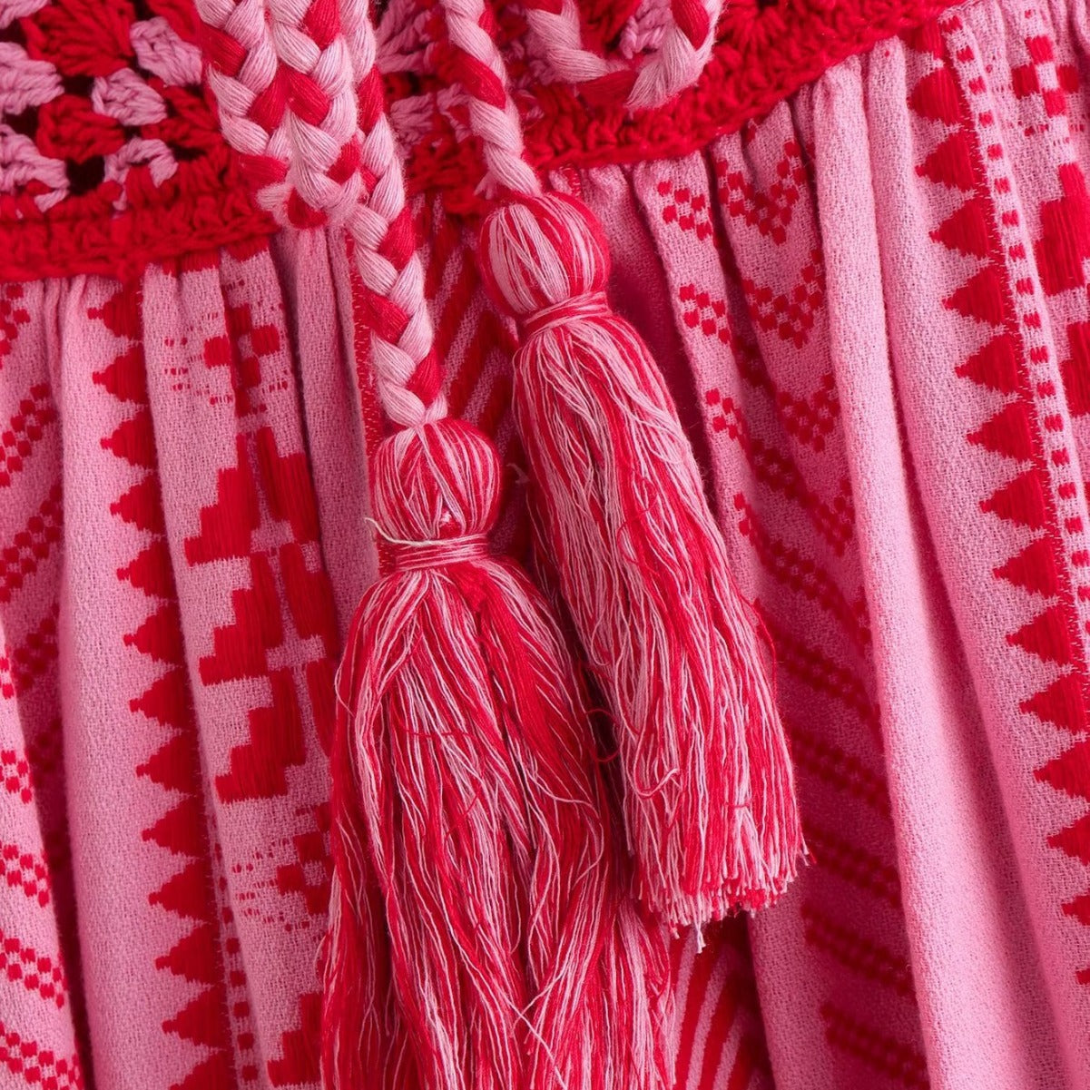 Naomi Baskılı İşlemeli Bağcıklı Askılı Midi Elbise