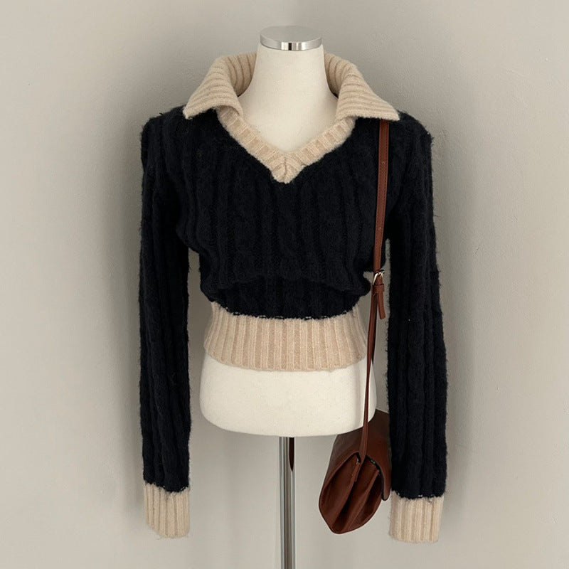 Sweter z dekoltem w serek i blokami kolorów