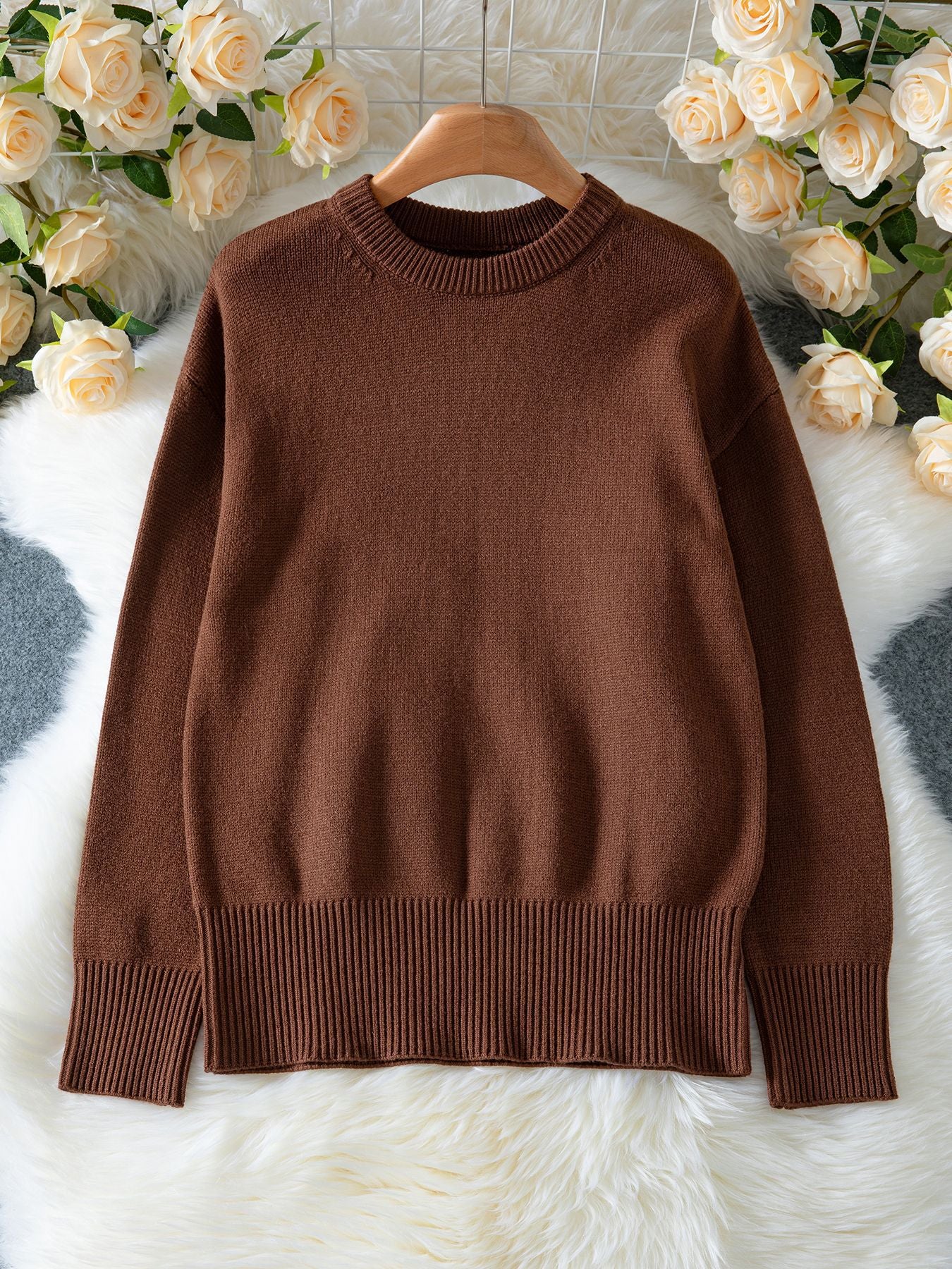 Minimalistyczny, gładki sweter typu shift