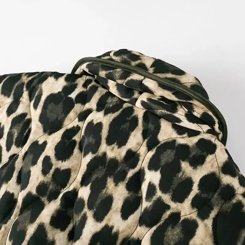 Leopar Desenli Kapitone Ceket