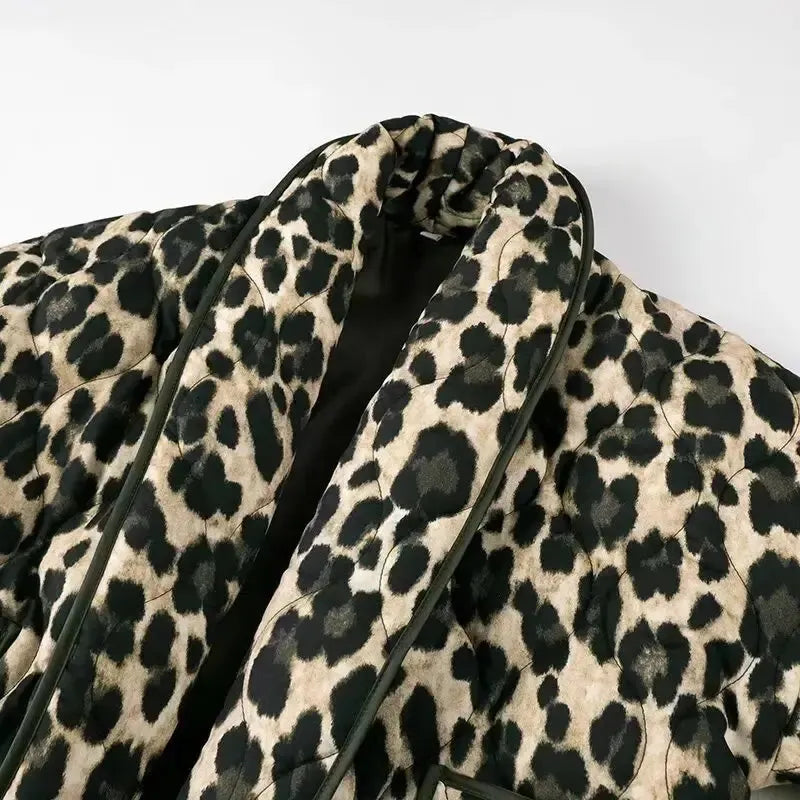 Leopar Desenli Kapitone Ceket
