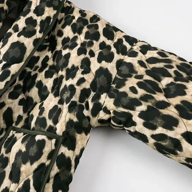 Leopar Desenli Kapitone Ceket