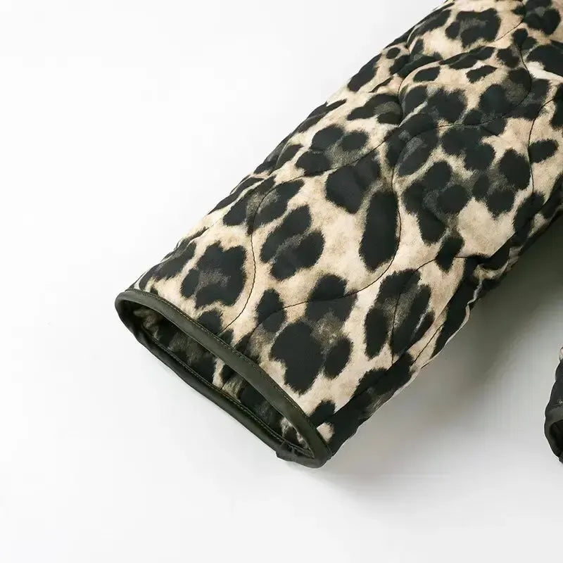 Leopar Desenli Kapitone Ceket