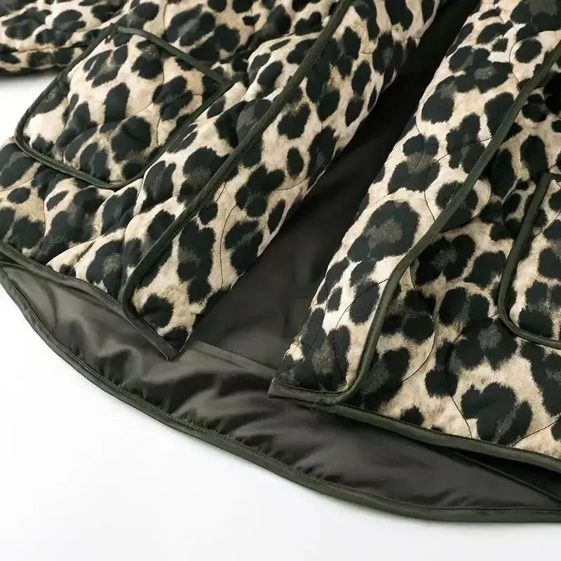 Leopar Desenli Kapitone Ceket