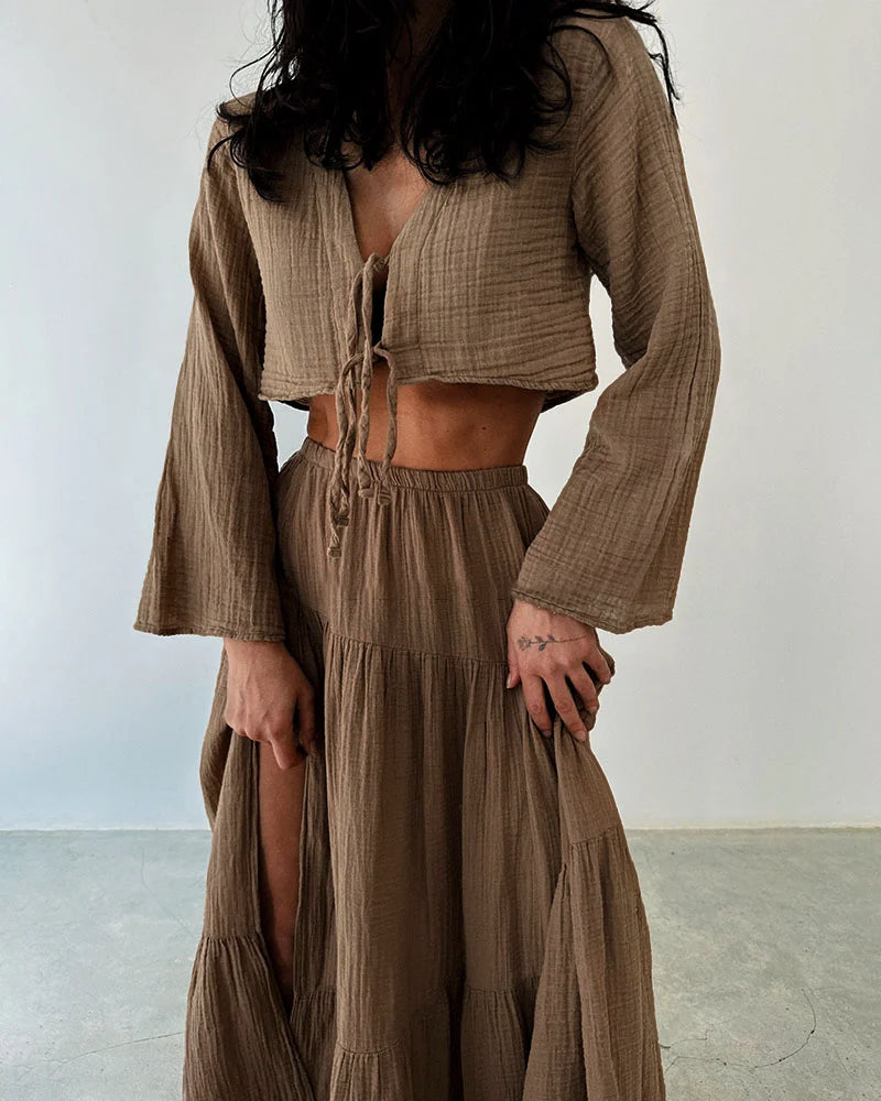 Şık bağcıklı yırtmaçlı pamuk ve keten iki parçalı takım