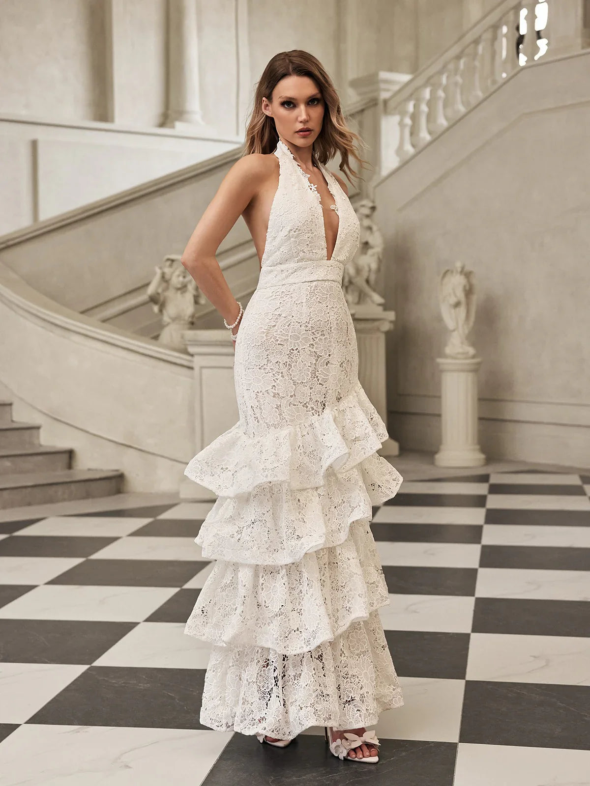 Sukienka maxi Valencia z falbaną i koronką typu halter