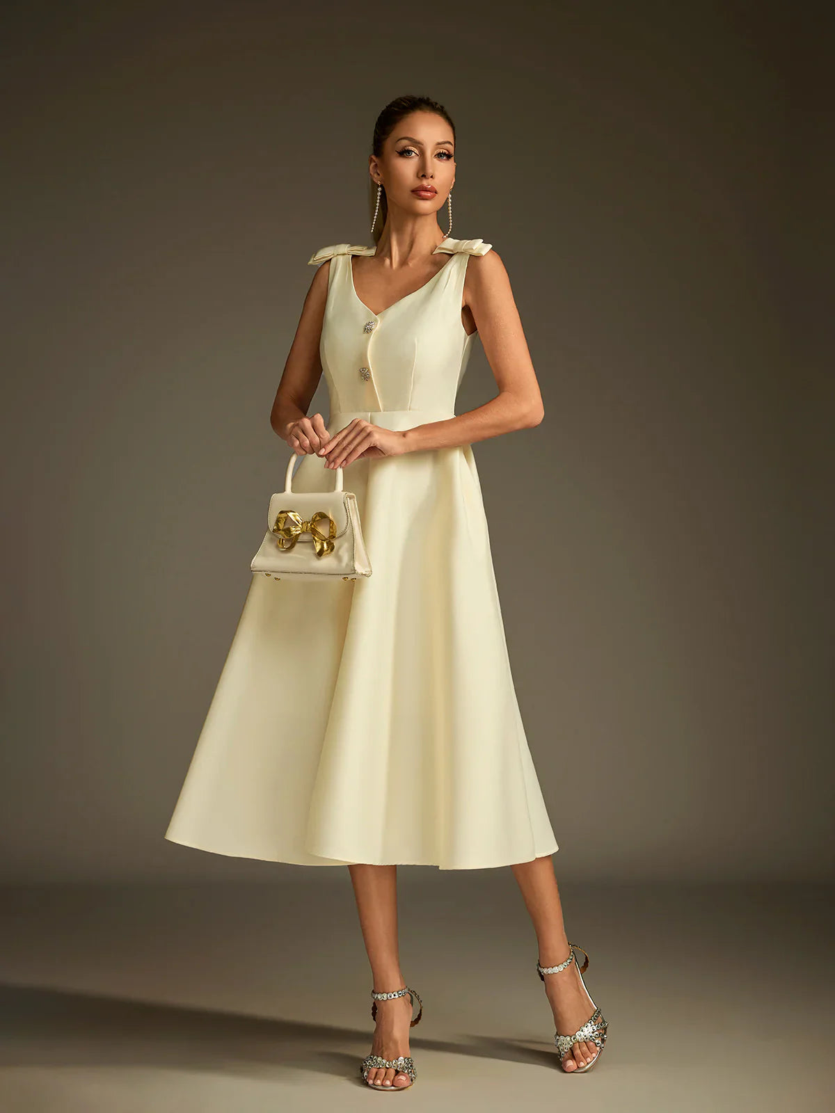 Sukienka midi Colette z satyny z rozkloszowaną nogawką 