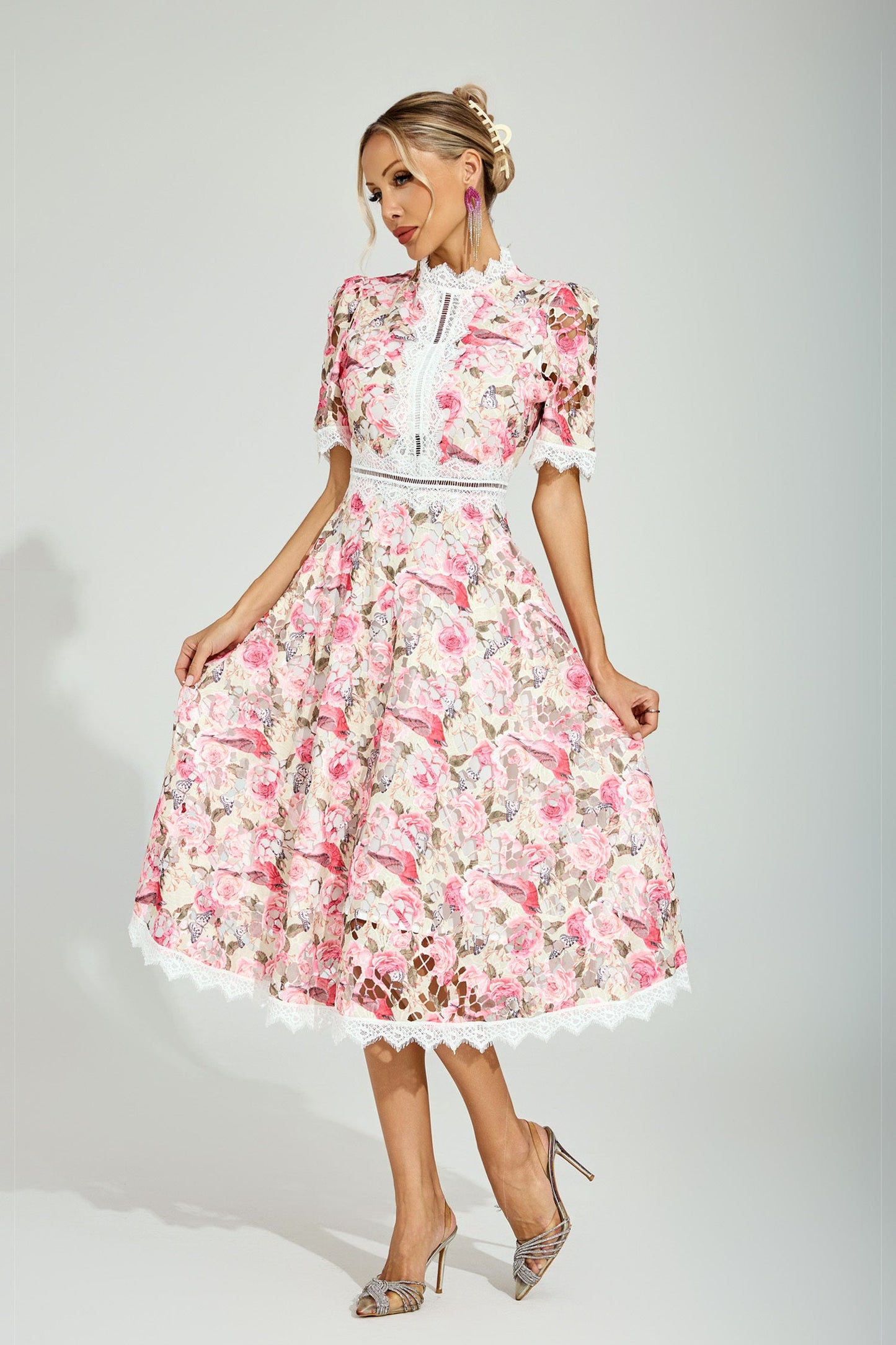 Sukienka midi z koronką Rose Éclat