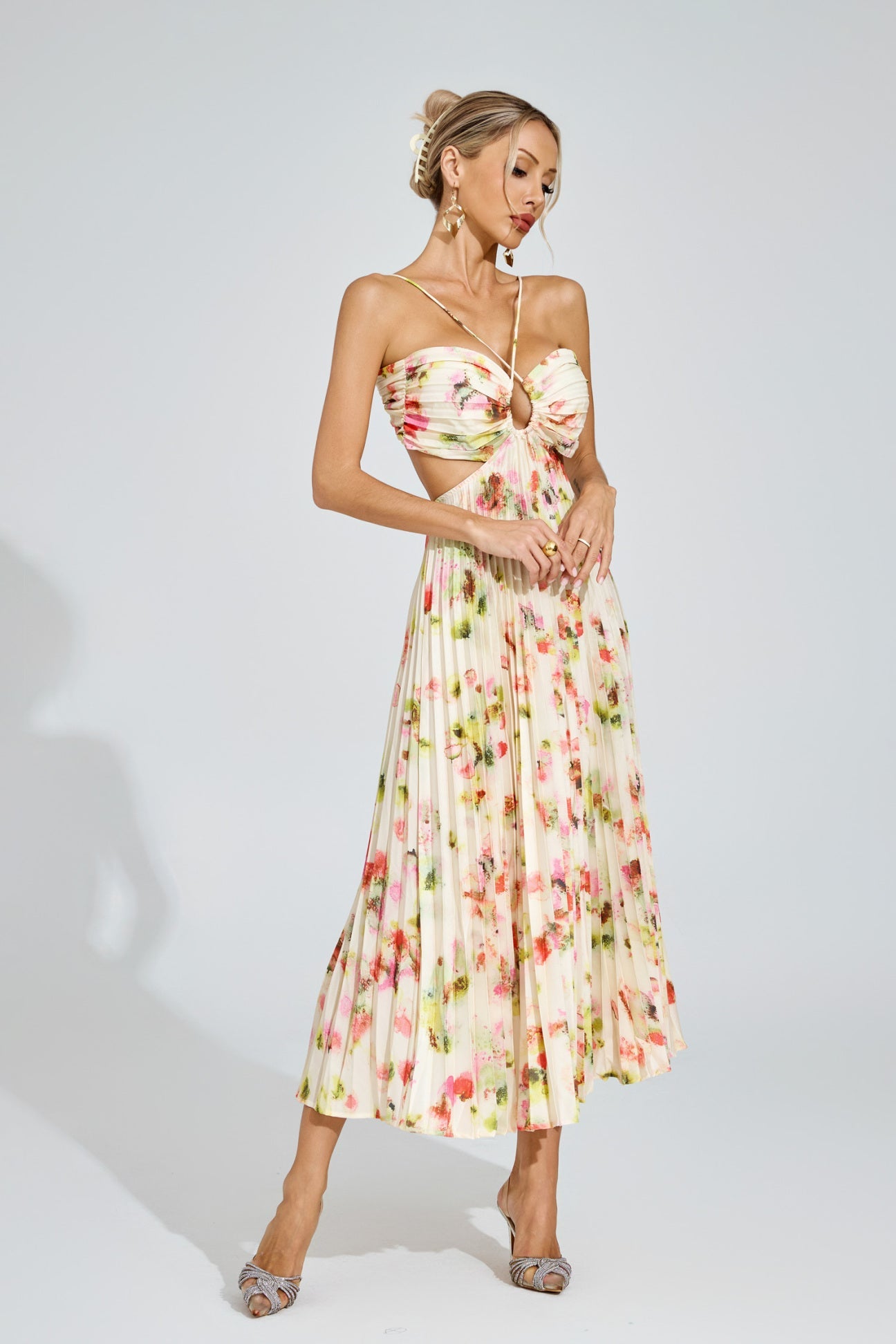 Fiorella Pileli Çiçek Desenli Midi Elbise