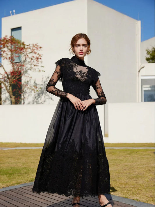 Uzun Kollu Dantel Fit ve Flare Midi Elbise Siyah