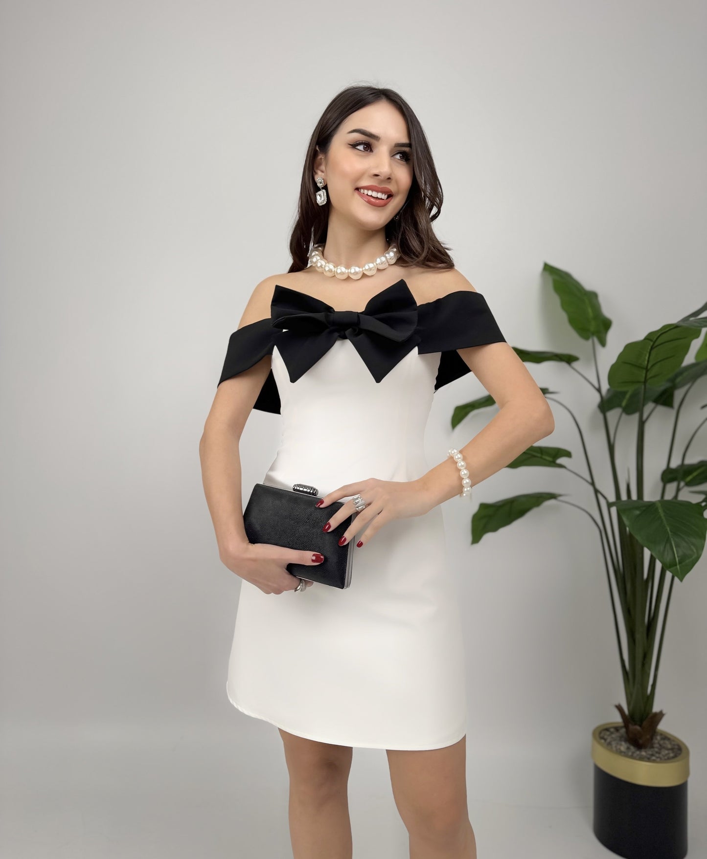 Fiyonklu Straptez Beyaz Mini Elbise
