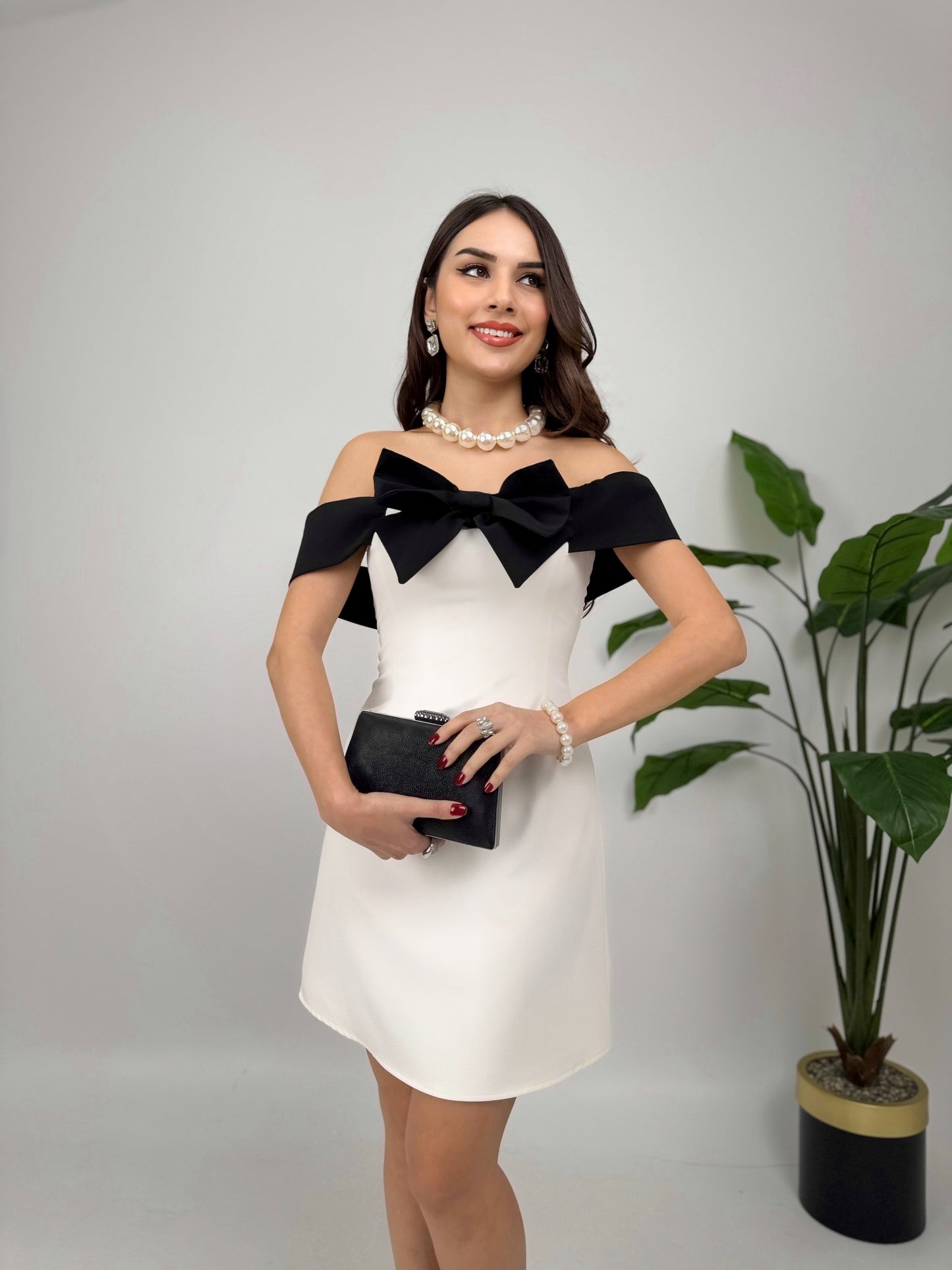 Fiyonklu Straptez Beyaz Mini Elbise