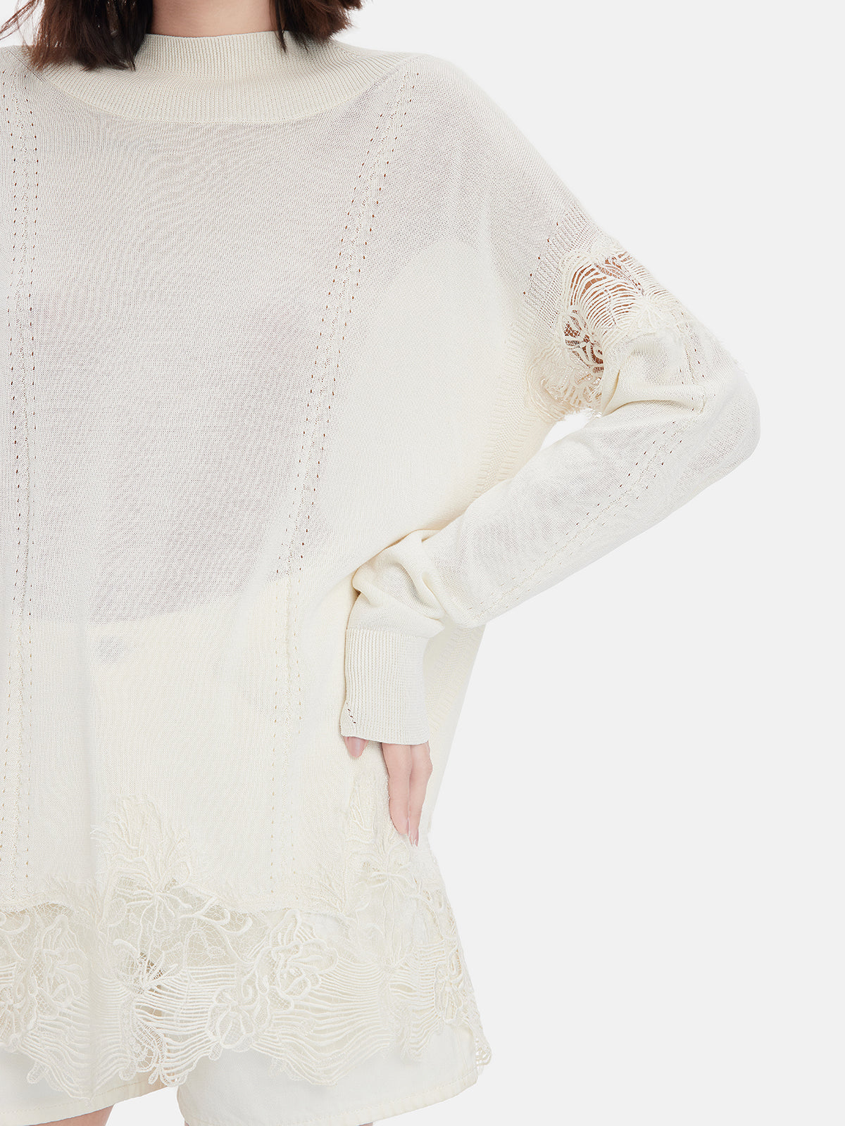 Sweter szydełkowy z koronką