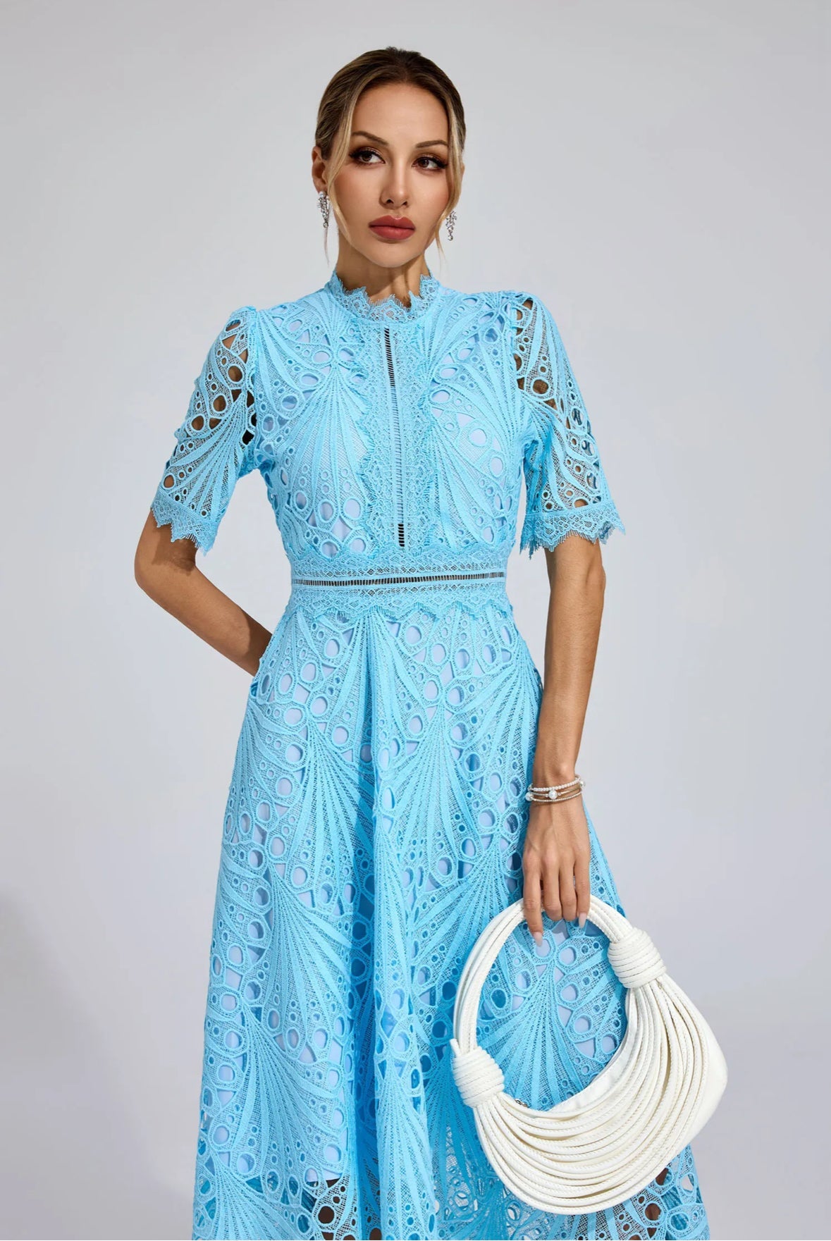 Kesik Dantelli Midi Elbise