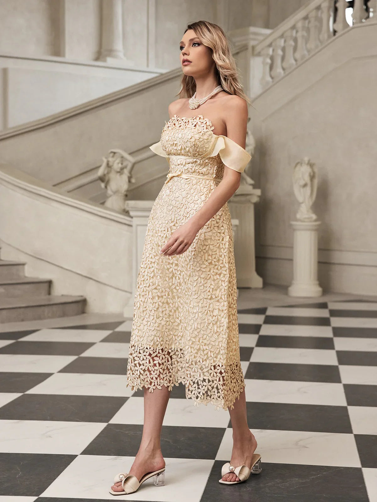 Sukienka midi Elise Petal z haftem 