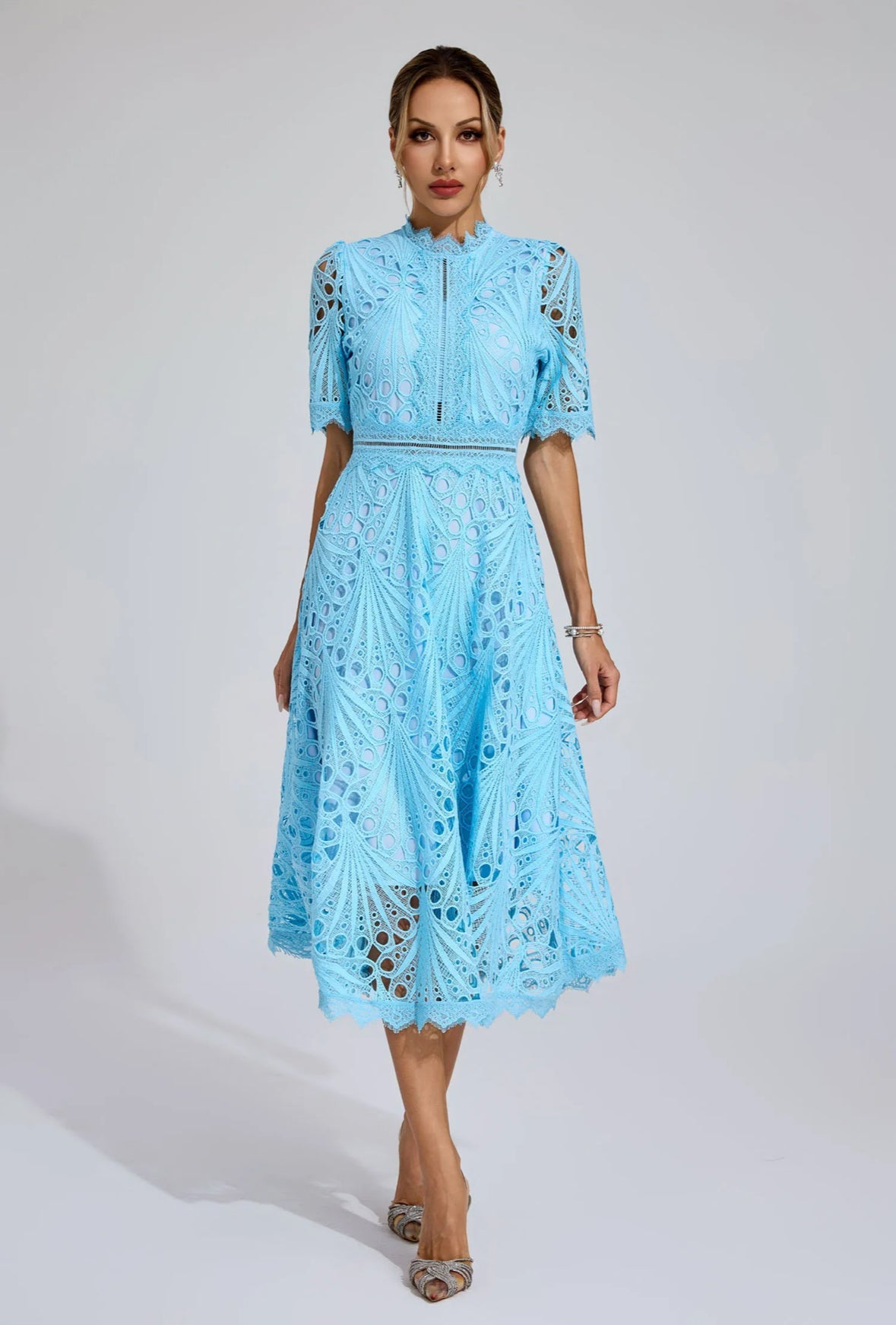 Kesik Dantelli Midi Elbise