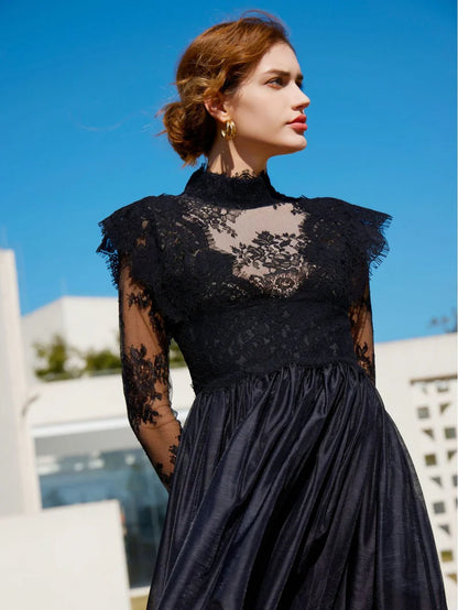 Uzun Kollu Dantel Fit ve Flare Midi Elbise Siyah