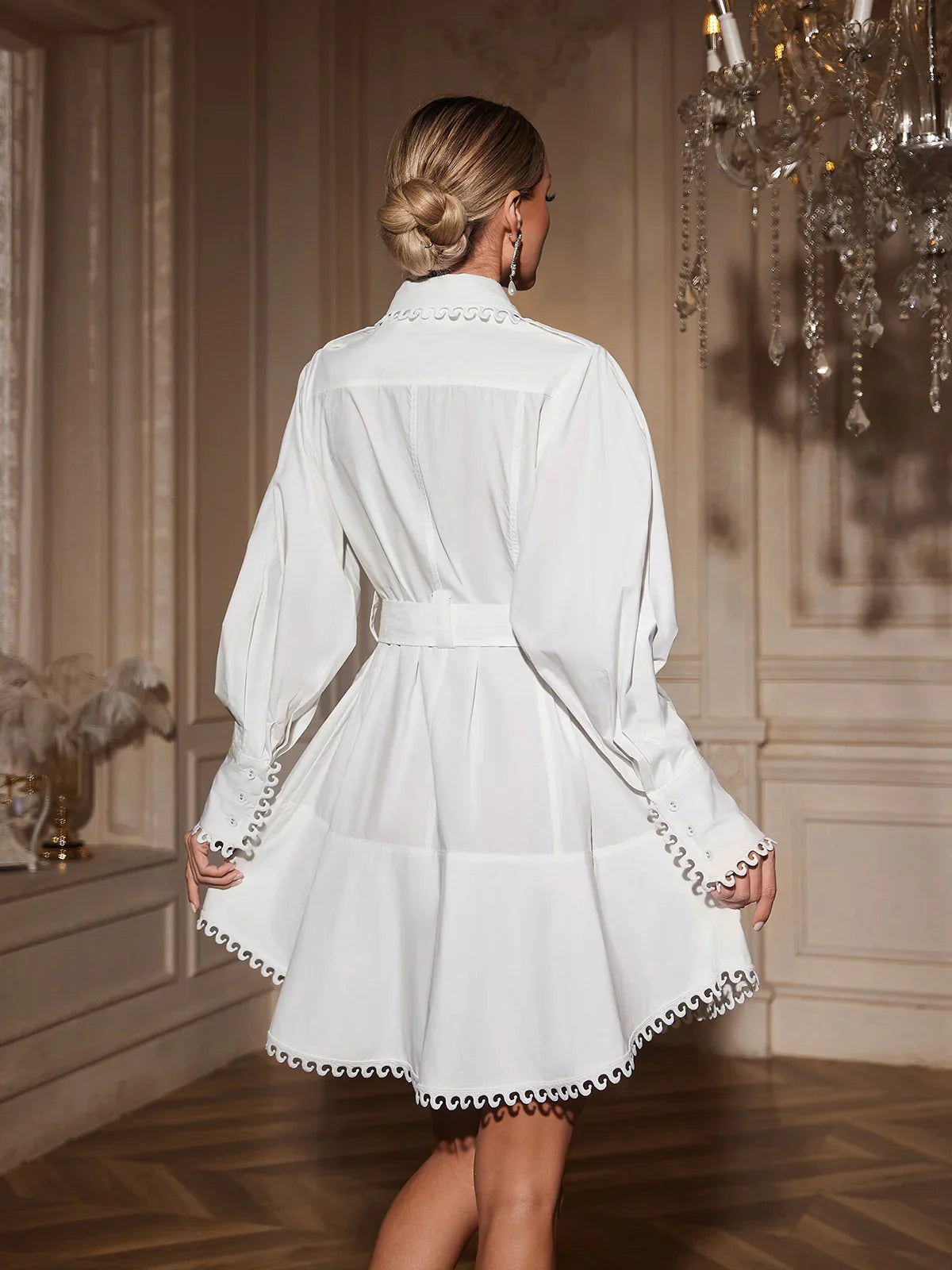 Petal Nakışlı Mini Elbise