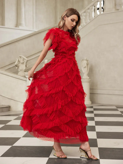 Czerwona sukienka midi z siateczki z krótkim rękawem