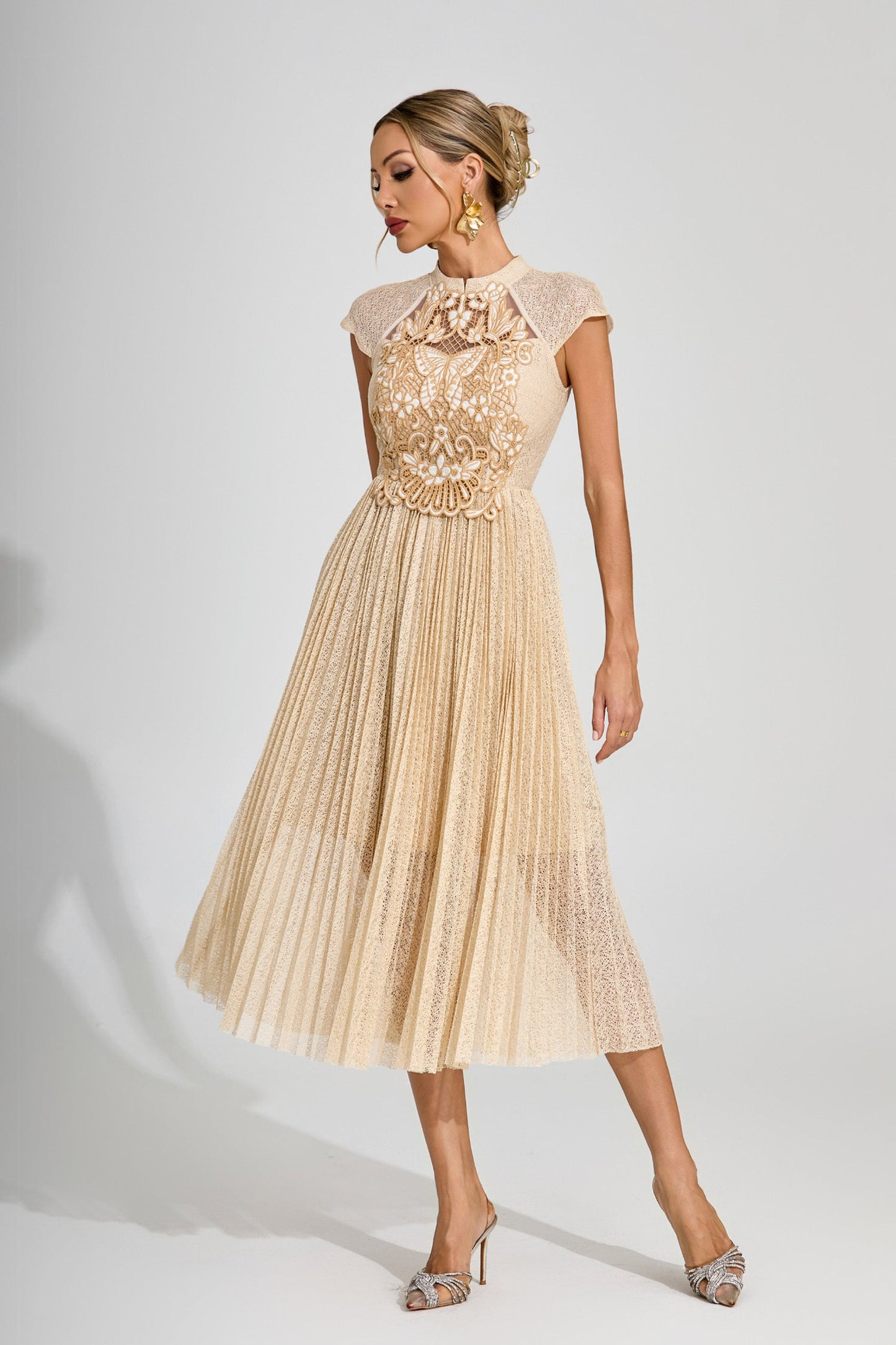 Sukienka midi z koronką Eclat Dore 