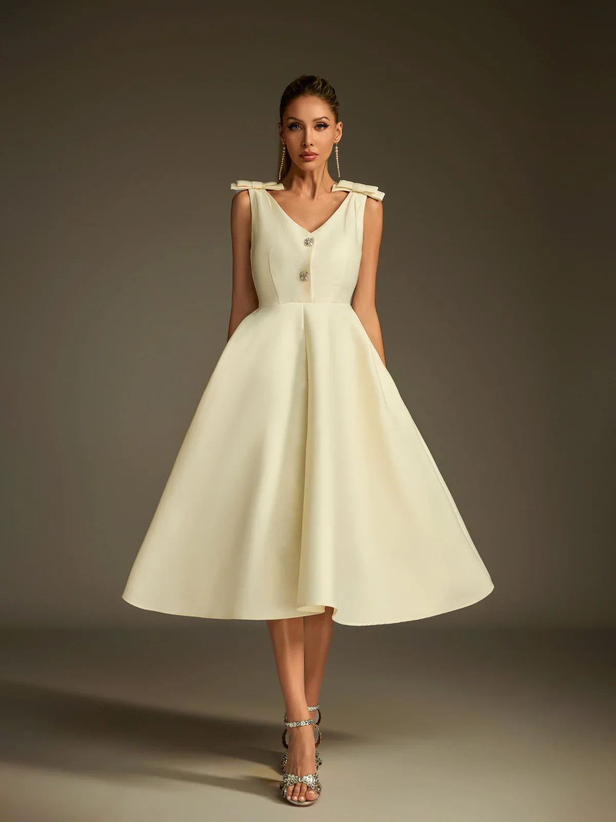 Sukienka midi Colette z satyny z rozkloszowaną nogawką 