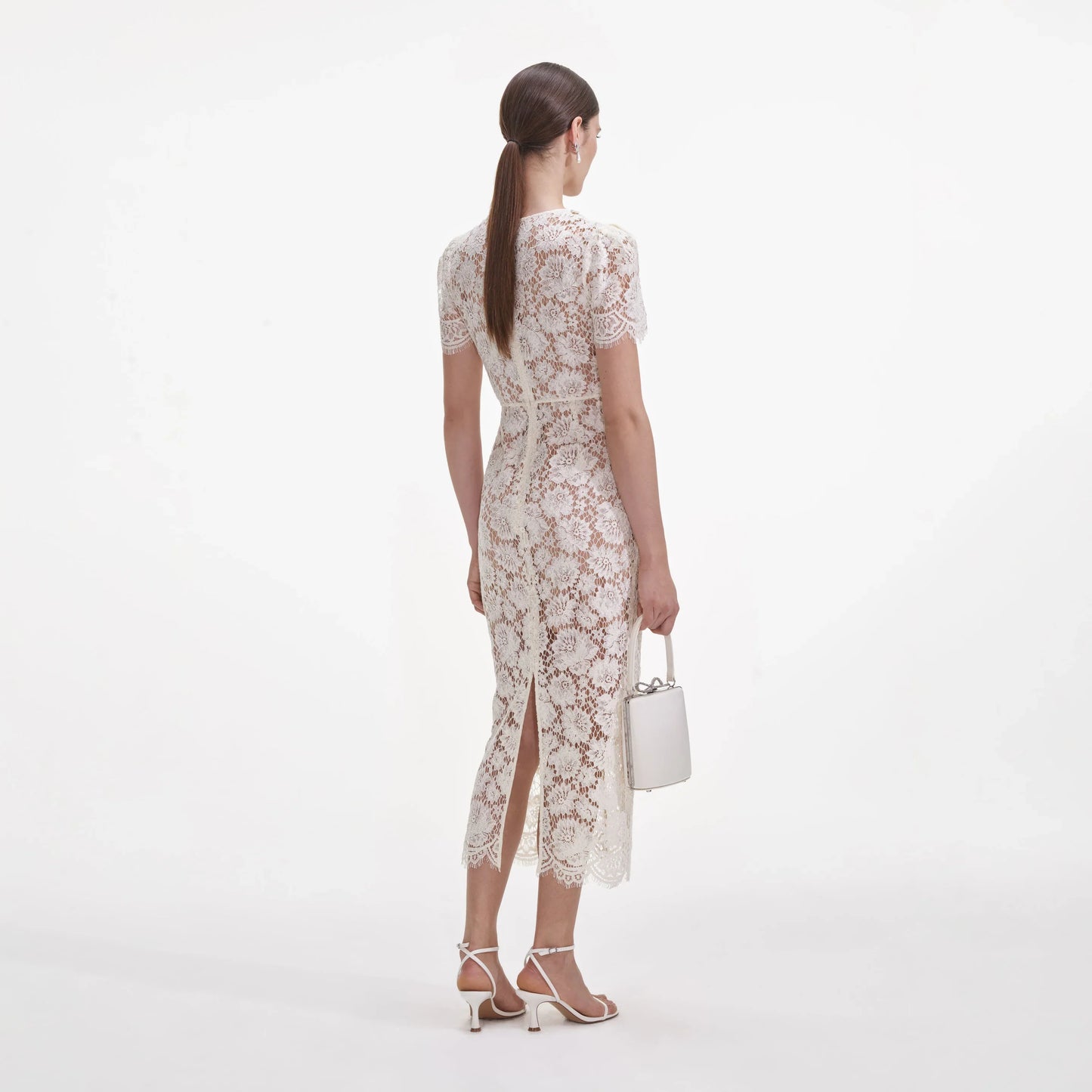 Sukienka midi Celeste z koronką i falbankami