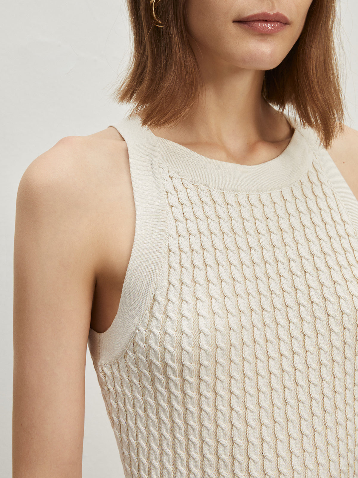 Gładki dzianinowy top z okrągłym dekoltem