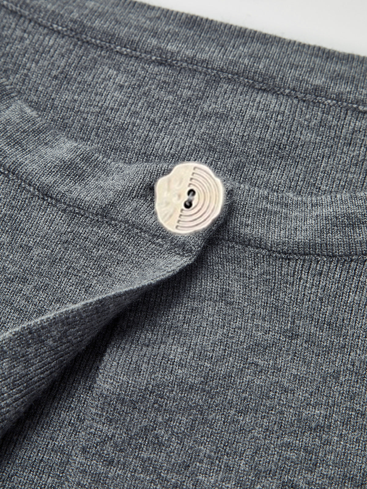 Kardigan dzianinowy z okrągłym dekoltem i guzikami